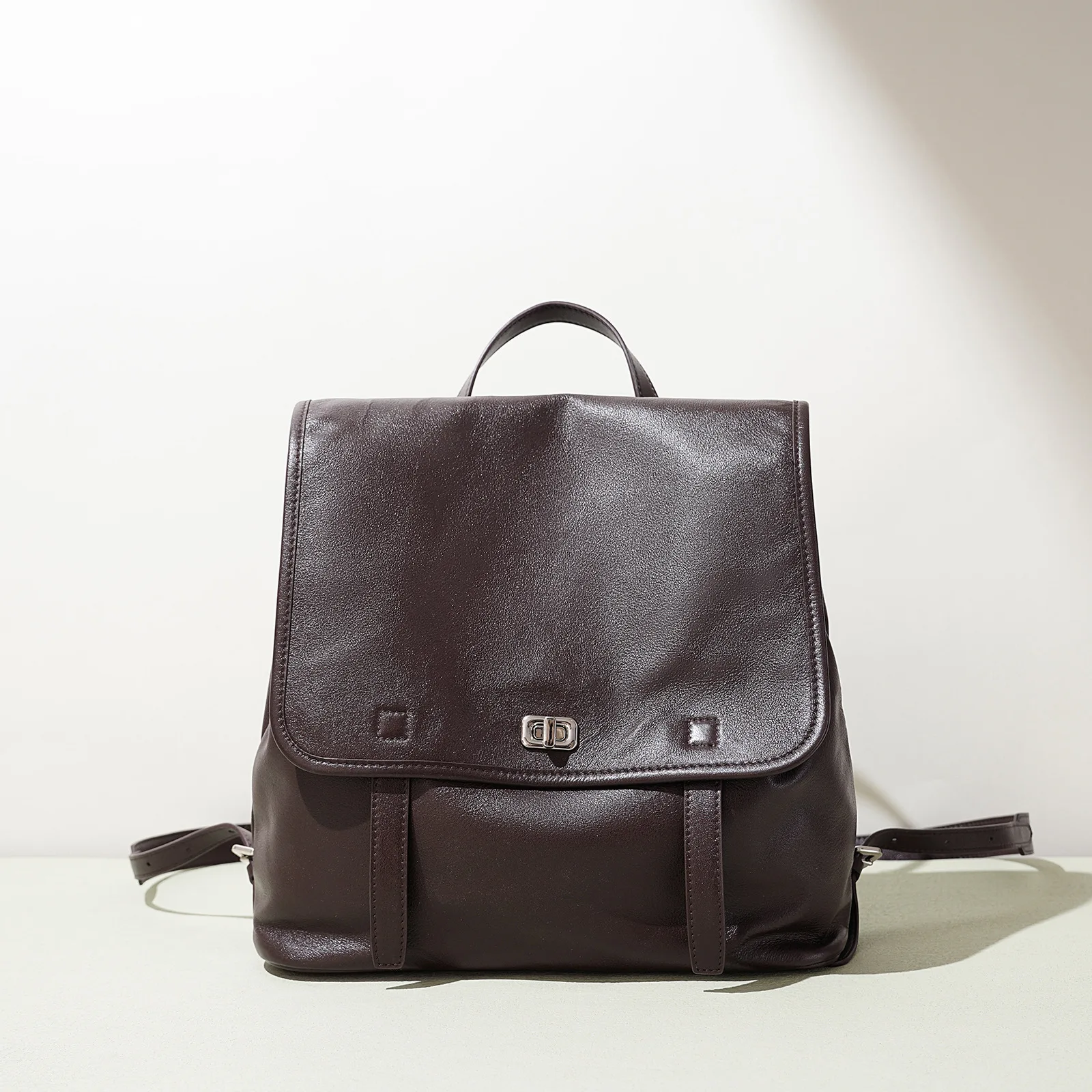 100% Vegetable Tanned Leather Backpack for Women, 2026 New Travel Commute, Сумка Женская
100% Vegetable Tanned Leather Backpack for Women, 2026 New Travel Commute, Сумка Женская