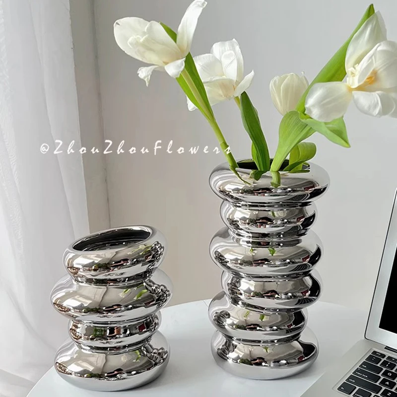 Ceramic Aesthetic Vase Luxury Living Room Modern Design Flower Cactus Vase Cute Desk Hydroponics Floreros Garden Decoration
Ceramic Aesthetic Vase Luxury Living Room Modern Design Flower Cactus Vase Cute Desk Hydroponics Floreros Garden Decoration