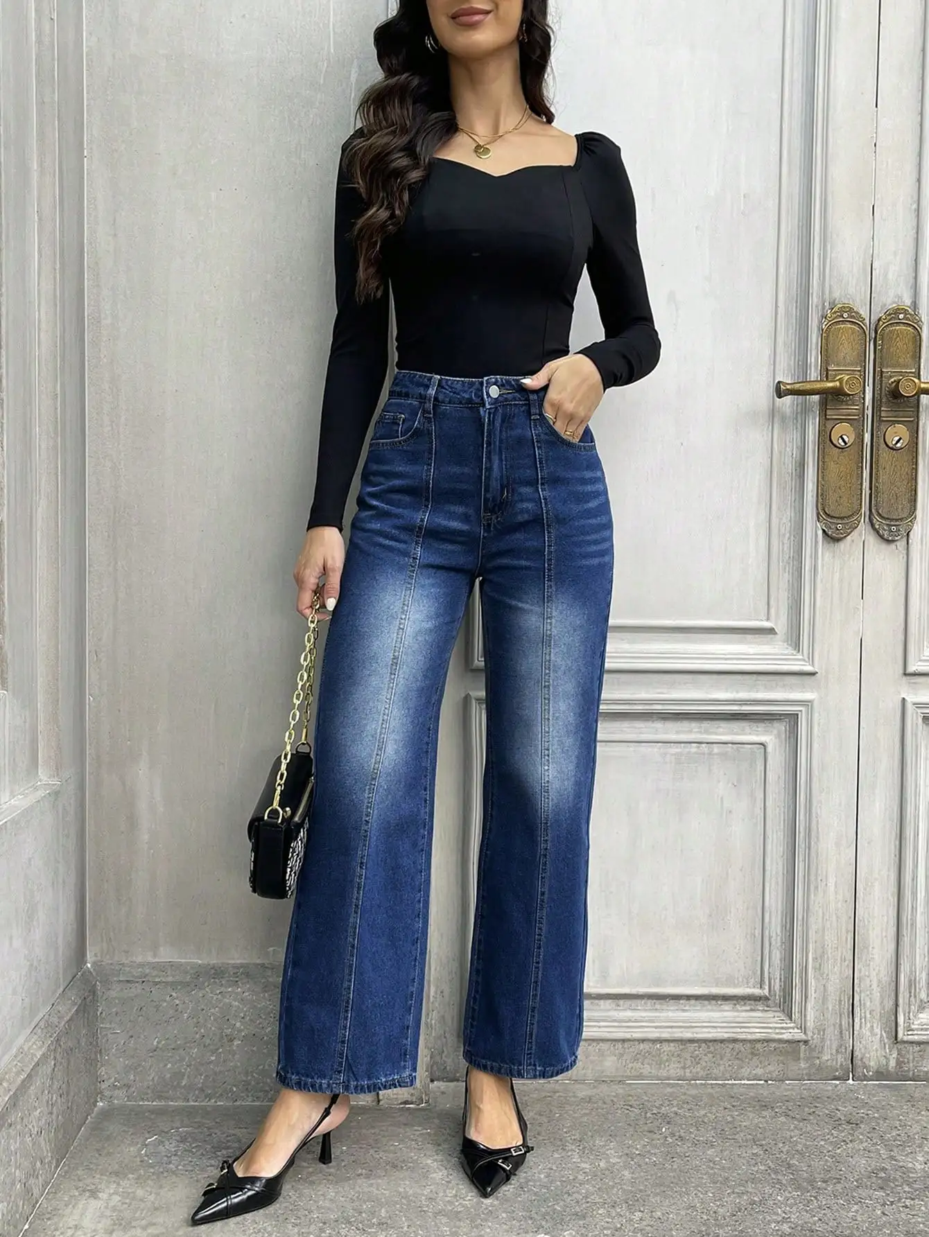 The latest women's retro straight-leg wide-leg jeans in the 21st century. Retro washed blue loose street-style jeans with pocket
The latest women's retro straight-leg wide-leg jeans in the 21st century. Retro washed blue loose street-style jeans with pocket