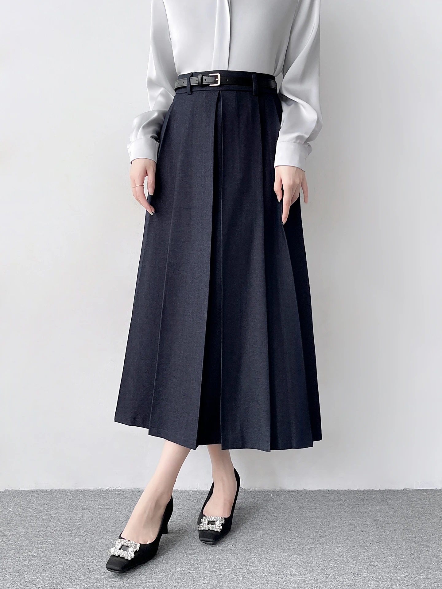 Корейская юбка-карандаш с высокой талией, деловой стиль, женская мода, весна-осень, новая универсальная плиссированная юбка
Корейская юбка-карандаш с высокой талией, деловой стиль, женская мода, весна-осень, новая универсальная плиссированная юбка