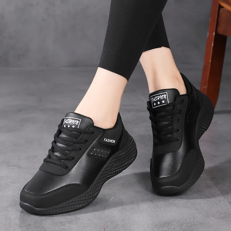 2025 Women's Leather Sneakers Casual Sneakers Lace Up Flats Lightweight Comfortable Black Anti-slip Running Shoes Outdoor Sports
2025 Women's Leather Sneakers Casual Sneakers Lace Up Flats Lightweight Comfortable Black Anti-slip Running Shoes Outdoor Sports