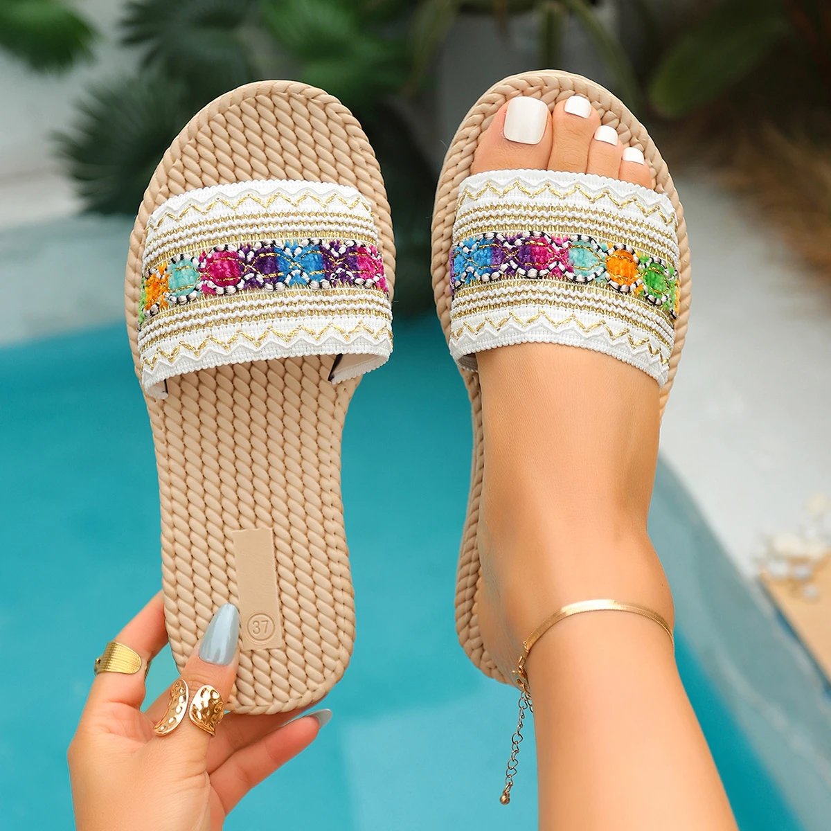 Summer Women Slippers Beach Fashion Sandals Ethnic Style Round Toe Casual Comfortable Flat Slippers Women Beach Slides Women
Summer Women Slippers Beach Fashion Sandals Ethnic Style Round Toe Casual Comfortable Flat Slippers Women Beach Slides Women
