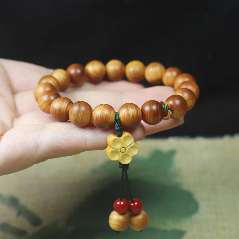Taihang aged high-oil cypress wood 10mm bracelet with flower pendant, unisex DIY Buddhist bead jewelry
Taihang aged high-oil cypress wood 10mm bracelet with flower pendant, unisex DIY Buddhist bead jewelry