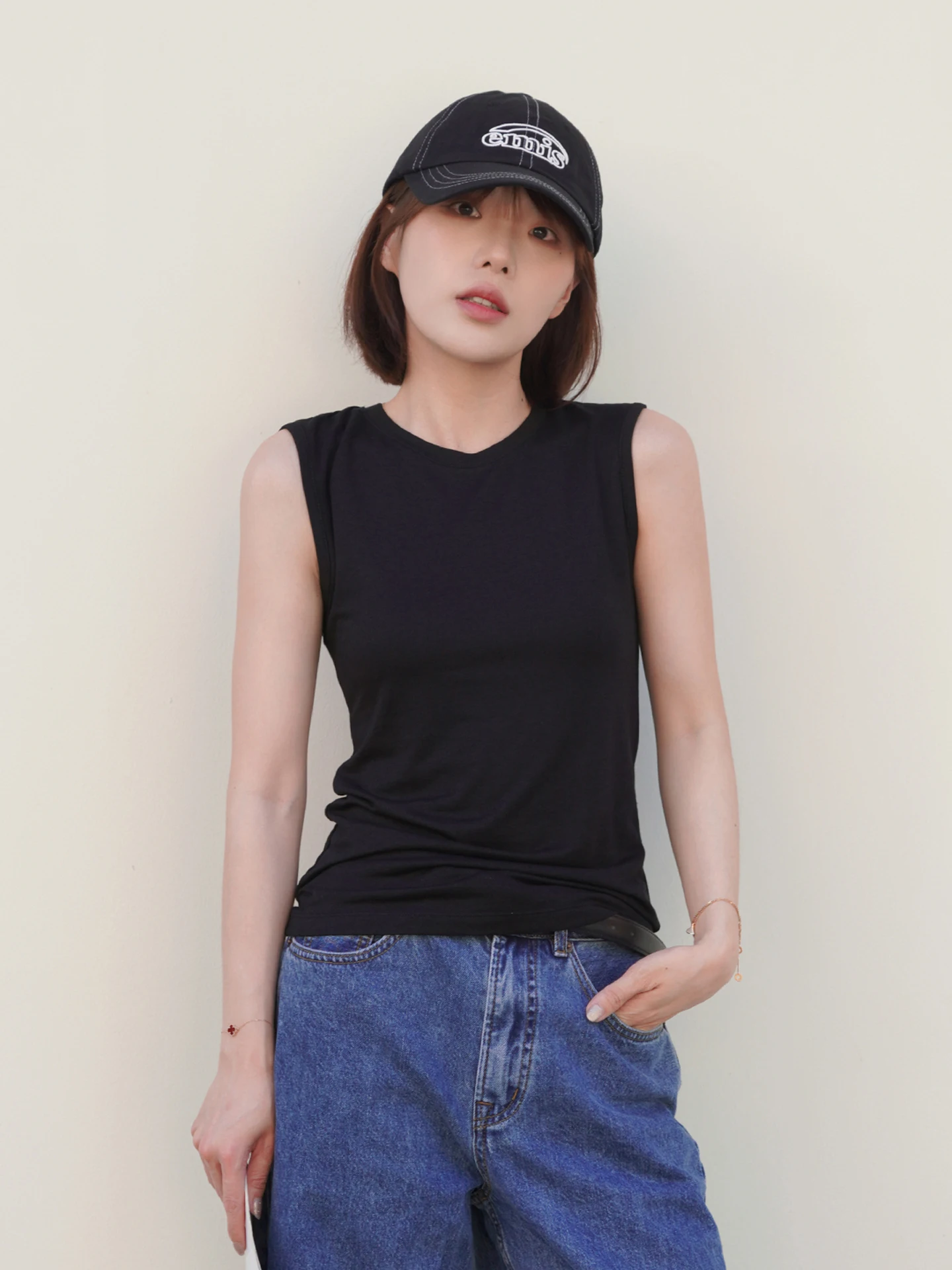 Базовая круглая футболка Ne Svel, женская летняя новая свободная утягивающая универсальная футболка Base irt, простая повседневная одежда
Базовая круглая футболка Ne Svel, женская летняя новая свободная утягивающая универсальная футболка Base irt, простая повседневная одежда