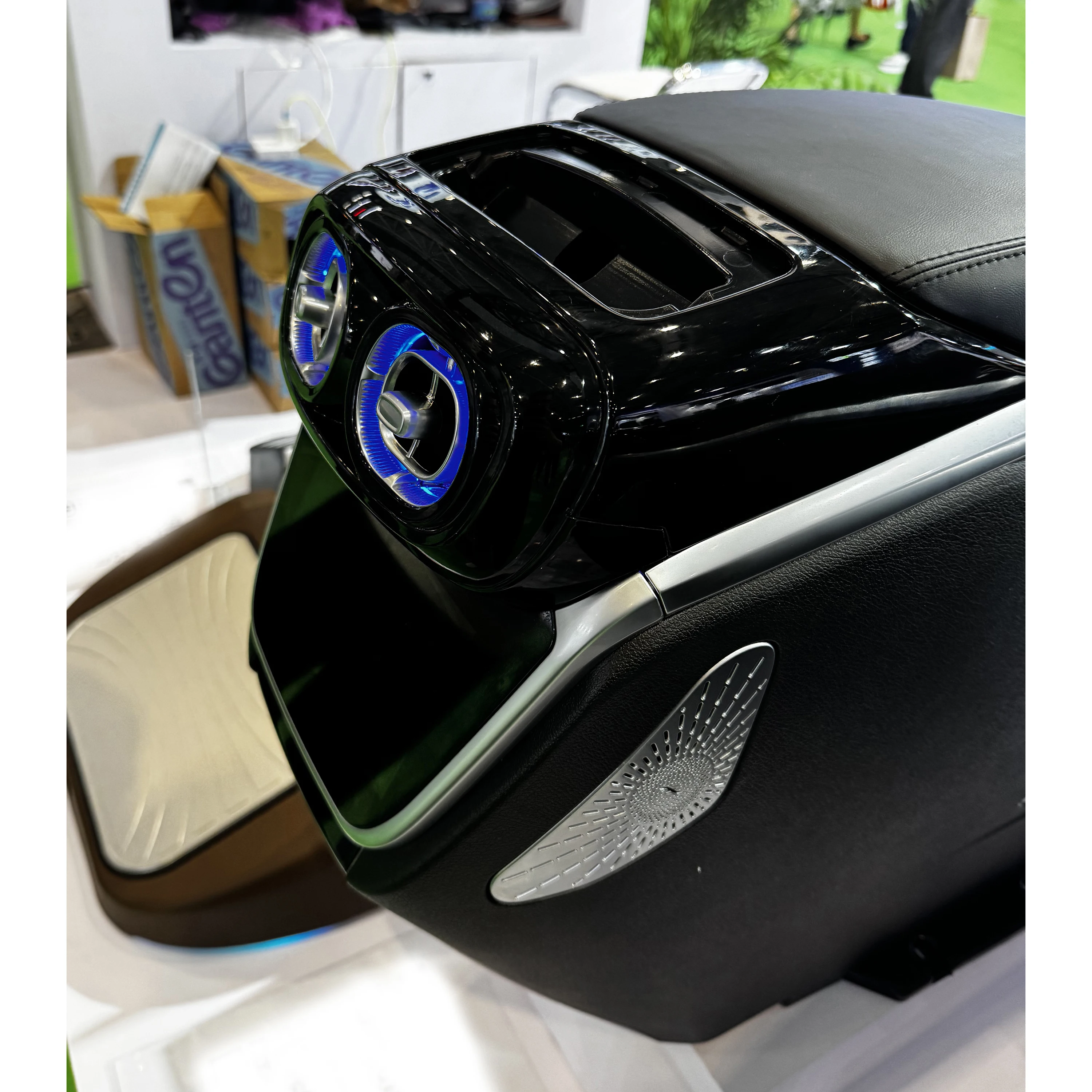 Electric Storage Box Armrest Box with Compressor Refrigerator Central Console for Mercedes Benz Vito Vclass W447 V250 V300 Mpv
Electric Storage Box Armrest Box with Compressor Refrigerator Central Console for Mercedes Benz Vito Vclass W447 V250 V300 Mpv