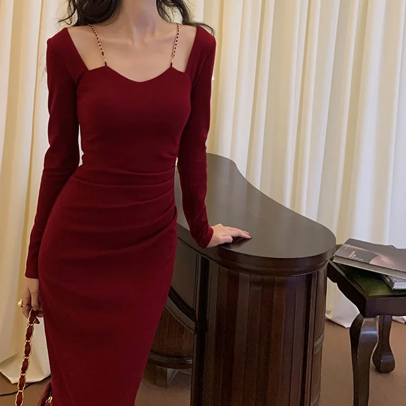 Sexy Red Spaghetti Strap Dress Women Chic Elegant Party Night Vestidos Skinny Pleated Long Sleeve Fashion Burgundy Chain Dress
Sexy Red Spaghetti Strap Dress Women Chic Elegant Party Night Vestidos Skinny Pleated Long Sleeve Fashion Burgundy Chain Dress