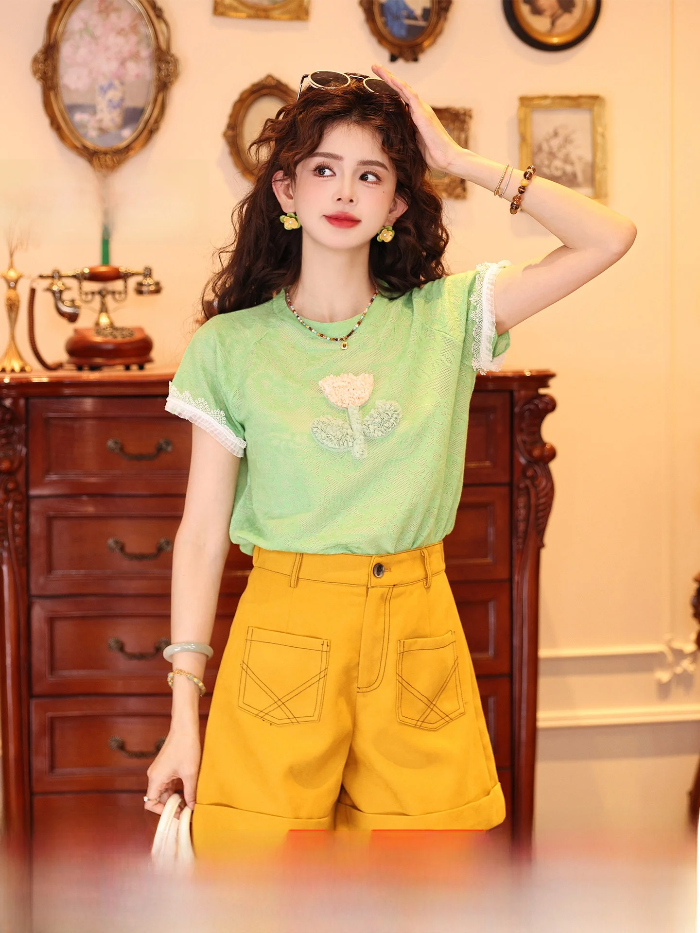 Chen Jiajie Lucerne Flowing Flowers round Ne Knitted ort Sve T-irt Women's Casual Embroidered Top Summer New Arrival
Chen Jiajie Lucerne Flowing Flowers round Ne Knitted ort Sve T-irt Women's Casual Embroidered Top Summer New Arrival