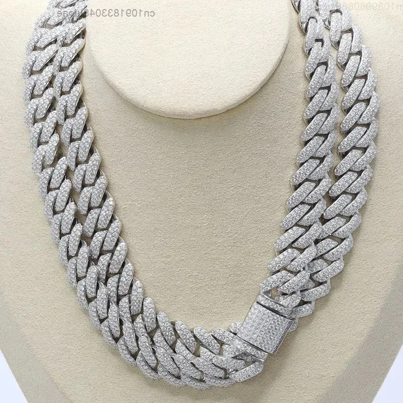 Full Iced Out Moissanite Cuban Chain Sterling Silver925 Hip Hop Jewelry 14mm Width 2 Rows Moissanite Chain Necklace
Full Iced Out Moissanite Cuban Chain Sterling Silver925 Hip Hop Jewelry 14mm Width 2 Rows Moissanite Chain Necklace