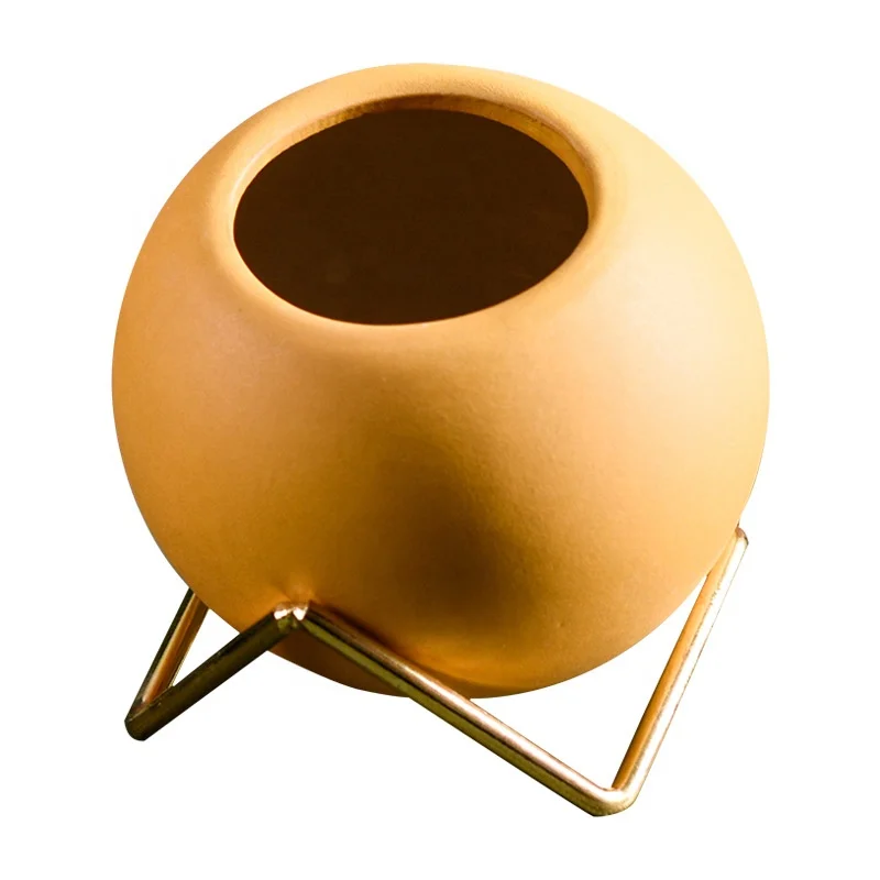 Spherical vase with iron frame ceramic small flower pot desktop with metal bracket ornament flower pot container
Spherical vase with iron frame ceramic small flower pot desktop with metal bracket ornament flower pot container