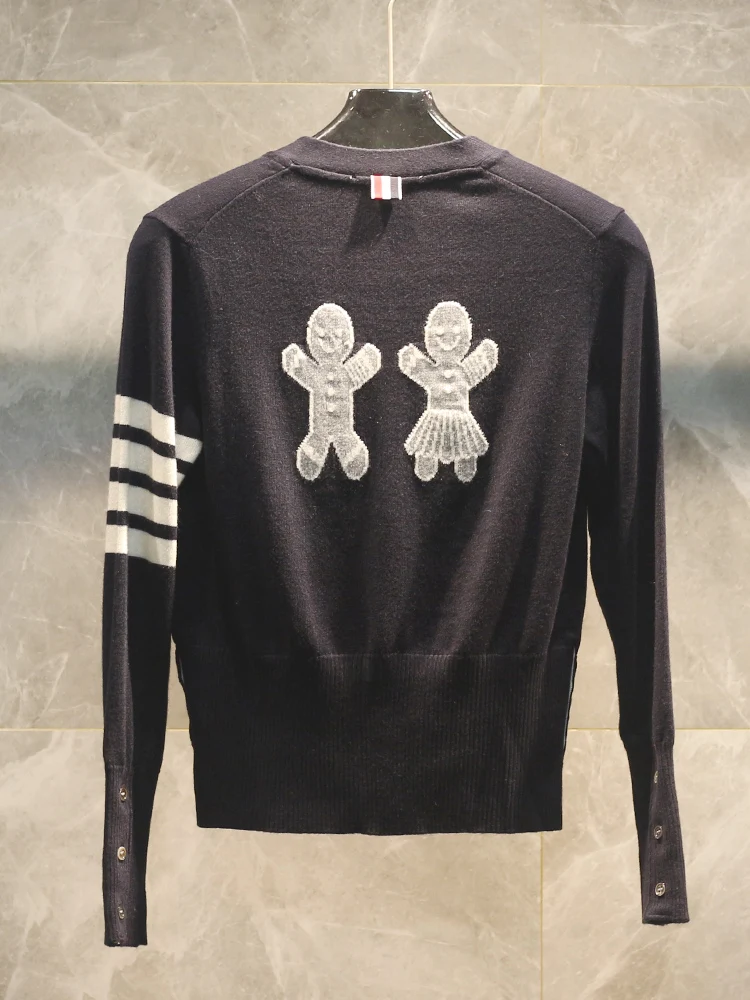 High-End Spring Autumn 26ss Women's Woolen Casual V-Neck Knitted Cardigan Gingerbread Man Pattern Long Sleeve Open-Shirt Style
High-End Spring Autumn 26ss Women's Woolen Casual V-Neck Knitted Cardigan Gingerbread Man Pattern Long Sleeve Open-Shirt Style