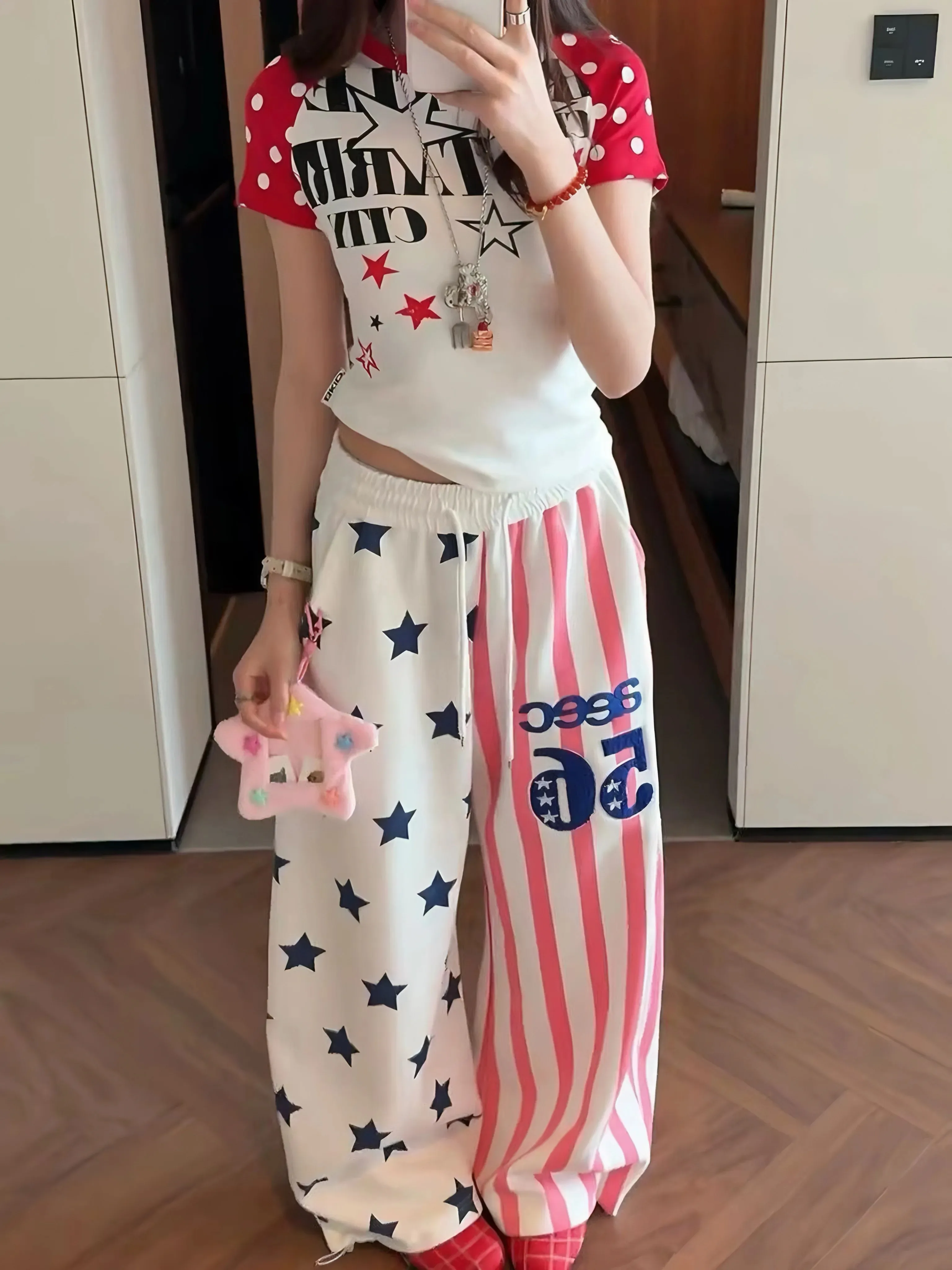 American High Street Star Print Color Block Wide Leg Pants Women Summer Loose Casual Sporty Trousers Asymmetrical Loose Fit
American High Street Star Print Color Block Wide Leg Pants Women Summer Loose Casual Sporty Trousers Asymmetrical Loose Fit