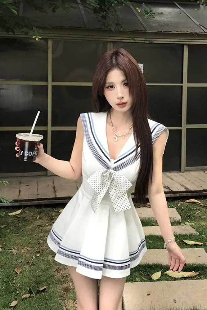 Summer Academy Striped Sleeveless Sailor Collar Tank Dress Polka Dot Bow Women Tight Waisted Slim Pleated A-line Short Dress
Summer Academy Striped Sleeveless Sailor Collar Tank Dress Polka Dot Bow Women Tight Waisted Slim Pleated A-line Short Dress