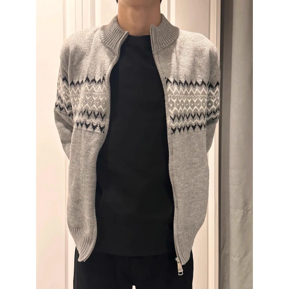 Американский свободный повседневный вязаный свитер унисекс с диагональным узором, из мягкого полиэстера, с длинными рукавами и круглым вырезом
Американский свободный повседневный вязаный свитер унисекс с диагональным узором, из мягкого полиэстера, с длинными рукавами и круглым вырезом