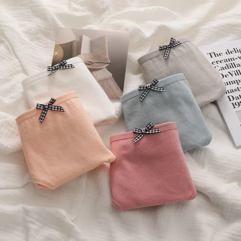 American simple solid color underwear women's waist pack hips breathable pure cotton crotch student briefs
American simple solid color underwear women's waist pack hips breathable pure cotton crotch student briefs