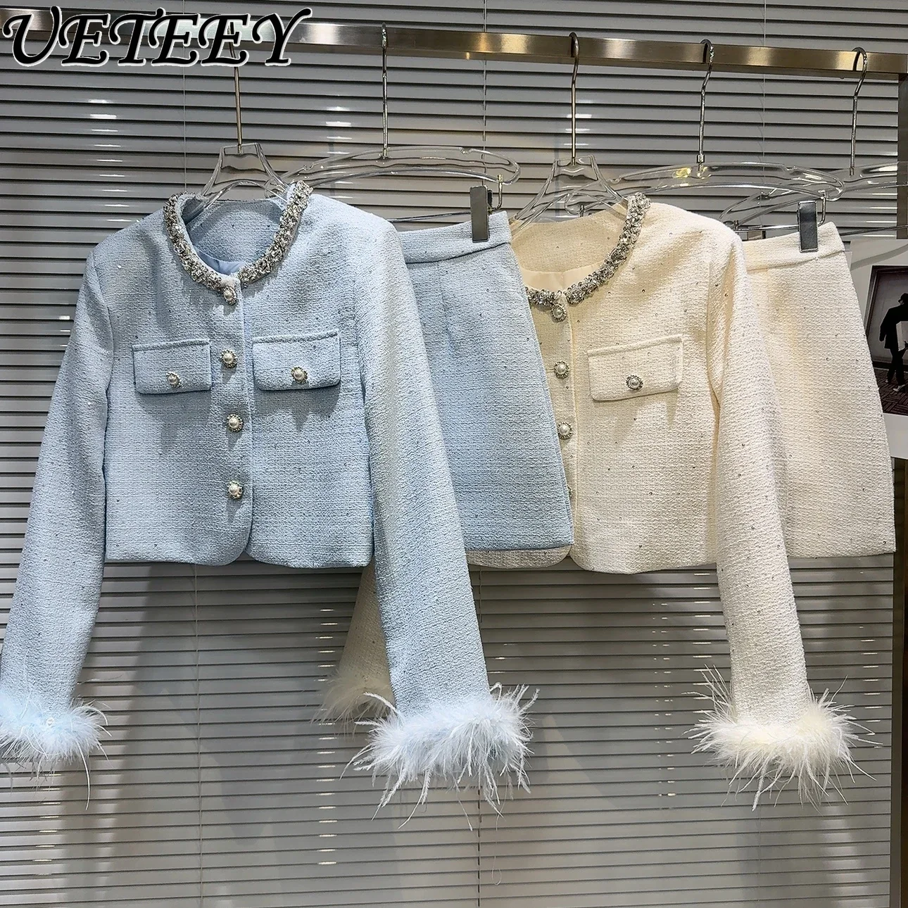 Autumn and Winter New Round Neck Rhinestone Collar Fluff Long Sleeve Short Jacket + Skirt Padded Cotton Two Piece Set Outfits
Autumn and Winter New Round Neck Rhinestone Collar Fluff Long Sleeve Short Jacket + Skirt Padded Cotton Two Piece Set Outfits