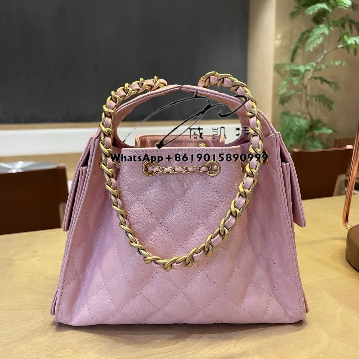 Xiaoxiangfeng drawstring hobo hippie bag rhombus chain bucket bag 2025 new versatile shoulder crossbody armpit bag
Xiaoxiangfeng drawstring hobo hippie bag rhombus chain bucket bag 2025 new versatile shoulder crossbody armpit bag
