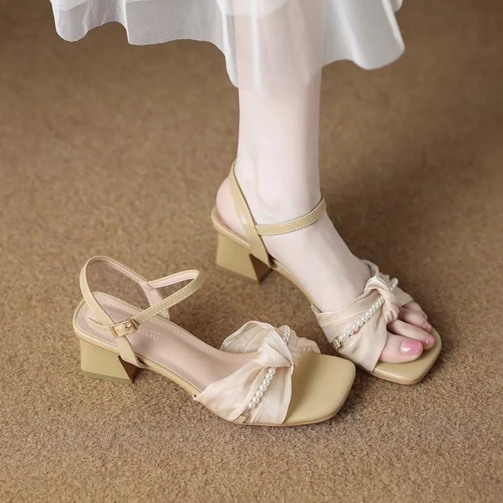Coarse Heeled Sandals for Women's Summer Outdoor Wear 2026 New Style Mid Heeled Outdoor Casual Fashion Temperament Sandals
Coarse Heeled Sandals for Women's Summer Outdoor Wear 2026 New Style Mid Heeled Outdoor Casual Fashion Temperament Sandals