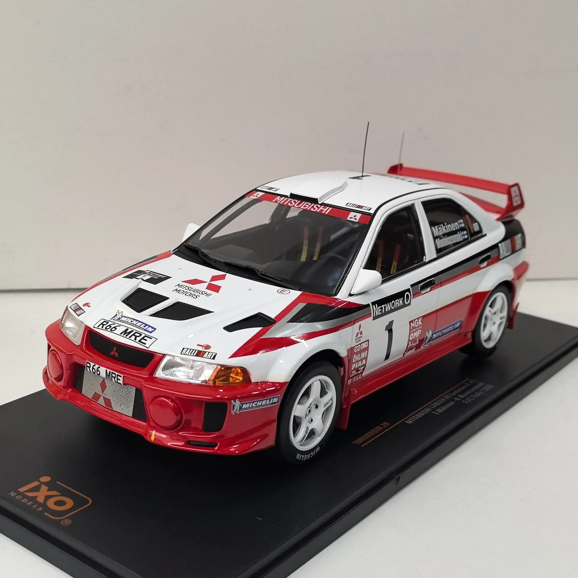 Diecast IXO 1/18 Scale MITSUBISHI LANCER EVO V #1 Mitsubishi Racing Alloy Car Model Collectible Toy Gift Souvenir Display
Diecast IXO 1/18 Scale MITSUBISHI LANCER EVO V #1 Mitsubishi Racing Alloy Car Model Collectible Toy Gift Souvenir Display