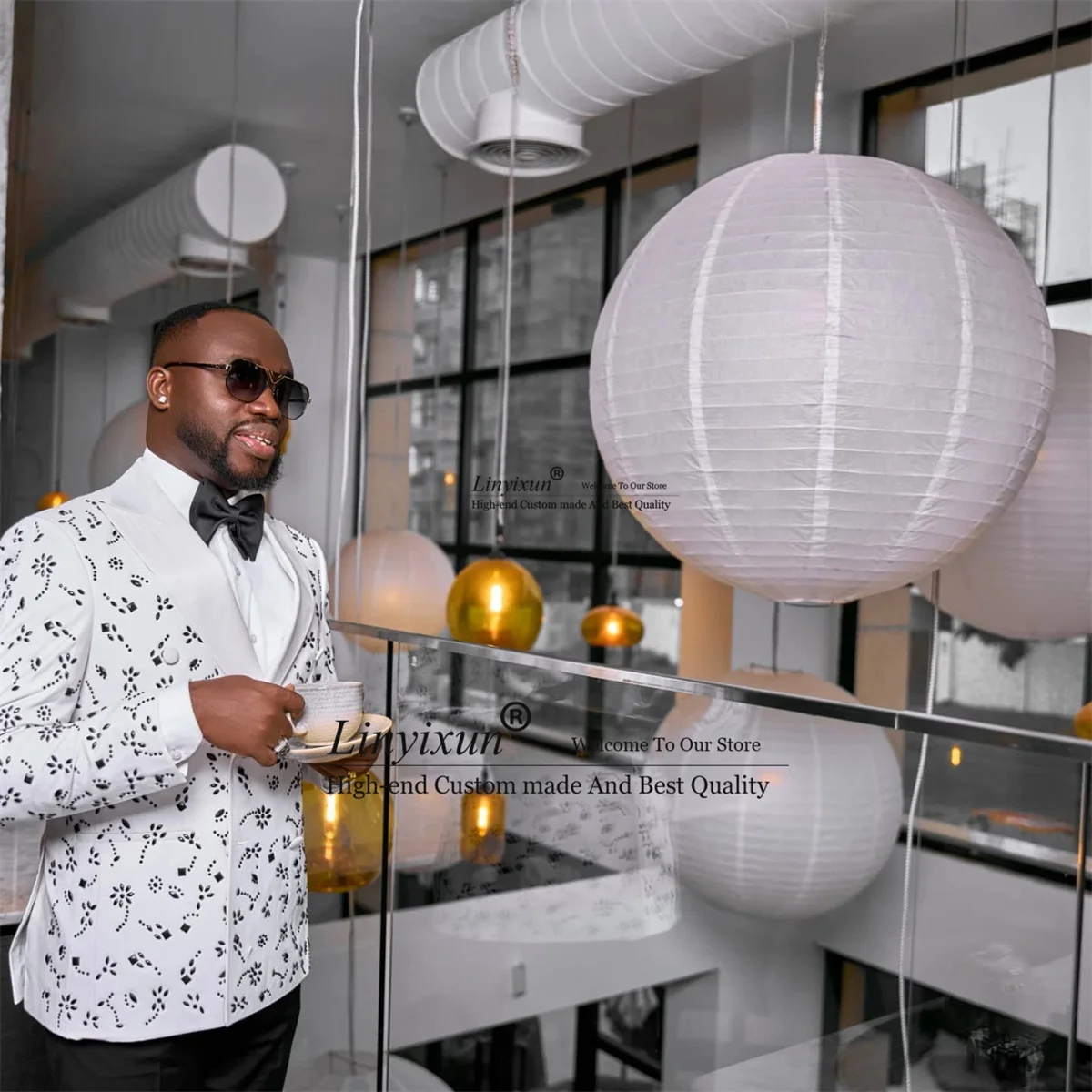 Блестящие стразы и кристаллы Свадебные костюмы для мужчин, комплекты из 2 предметов, мужские пиджаки для жениха, вечерние смокинги по индивидуальному заказу, облегающие Ropa homre
Блестящие стразы и кристаллы Свадебные костюмы для мужчин, комплекты из 2 предметов, мужские пиджаки для жениха, вечерние смокинги по индивидуальному заказу, облегающие Ropa homre