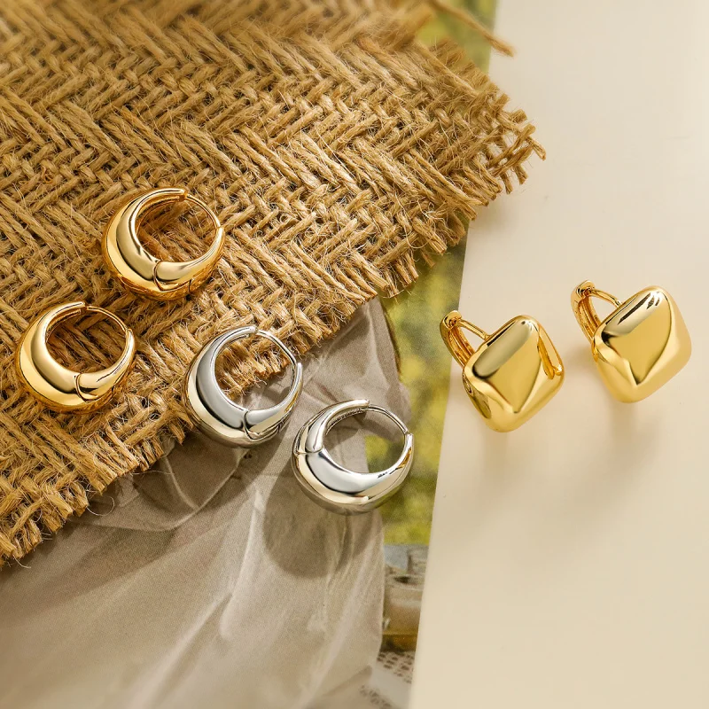 European and American Metal Style Copper Plated Real Gold Smooth Geometric Retro Earrings for Women, Niche Simple Versatile Ear
European and American Metal Style Copper Plated Real Gold Smooth Geometric Retro Earrings for Women, Niche Simple Versatile Ear