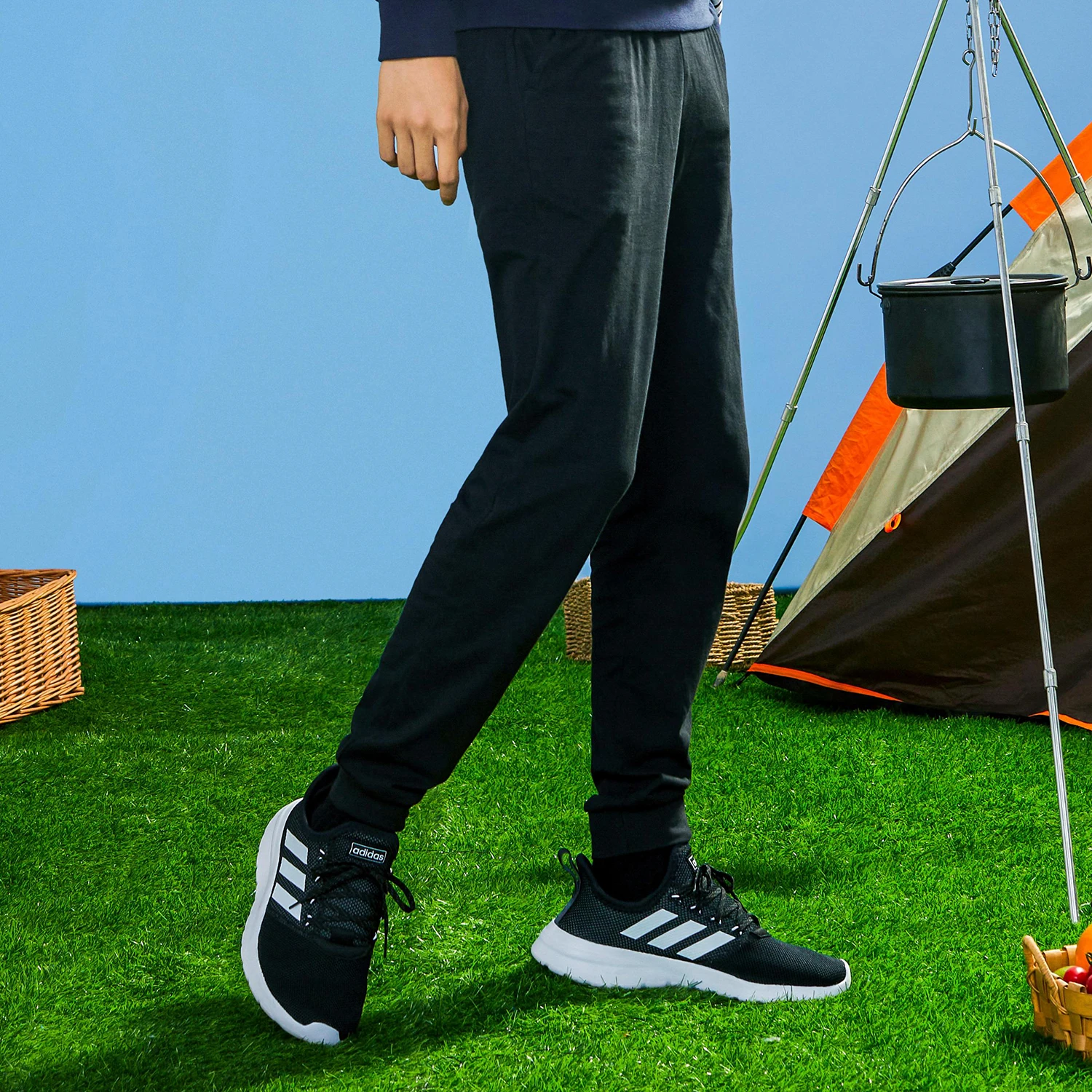 Оригинальные мужские брюки Adidas, новые спортивные брюки для бега, облегающие брюки DZ5606
Оригинальные мужские брюки Adidas, новые спортивные брюки для бега, облегающие брюки DZ5606