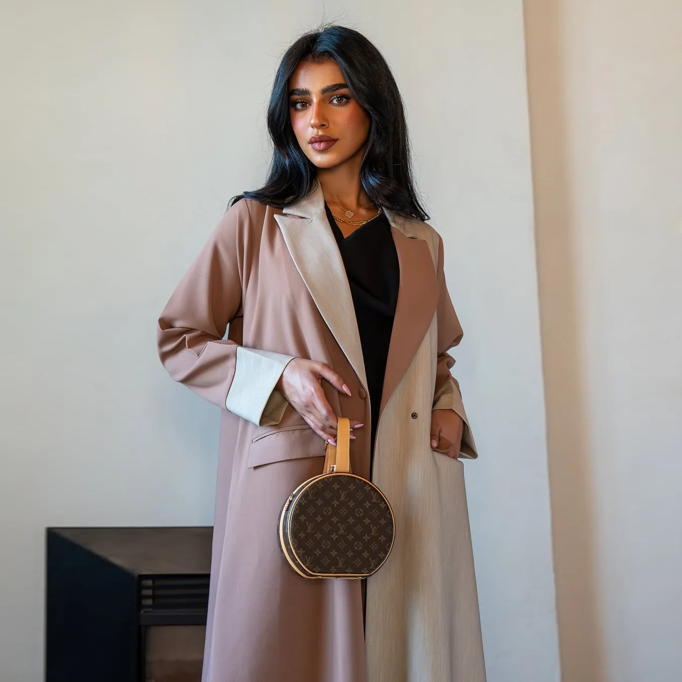 Muslim Turn-down Cardigan For Woman Dubai Moroccan Open Abaya With Collar Button Loose Kebaya Elegant Casual Islamic Clothing
Muslim Turn-down Cardigan For Woman Dubai Moroccan Open Abaya With Collar Button Loose Kebaya Elegant Casual Islamic Clothing
