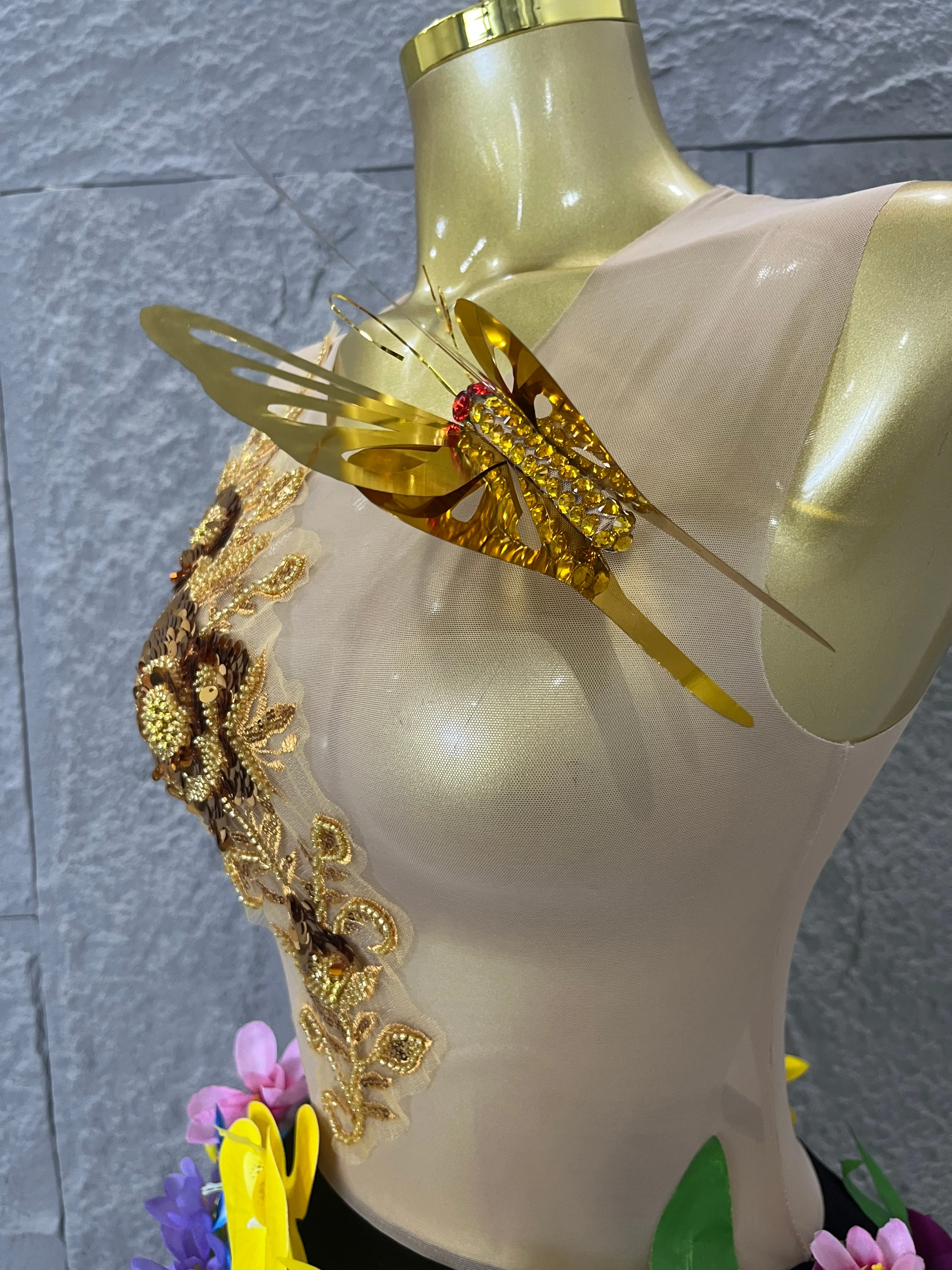 Hot Sale Glamorous Sheer Mesh Dress Perspective Gold Sequin Appliqué Floral Trim Perfect Festival Performances
Hot Sale Glamorous Sheer Mesh Dress Perspective Gold Sequin Appliqué Floral Trim Perfect Festival Performances