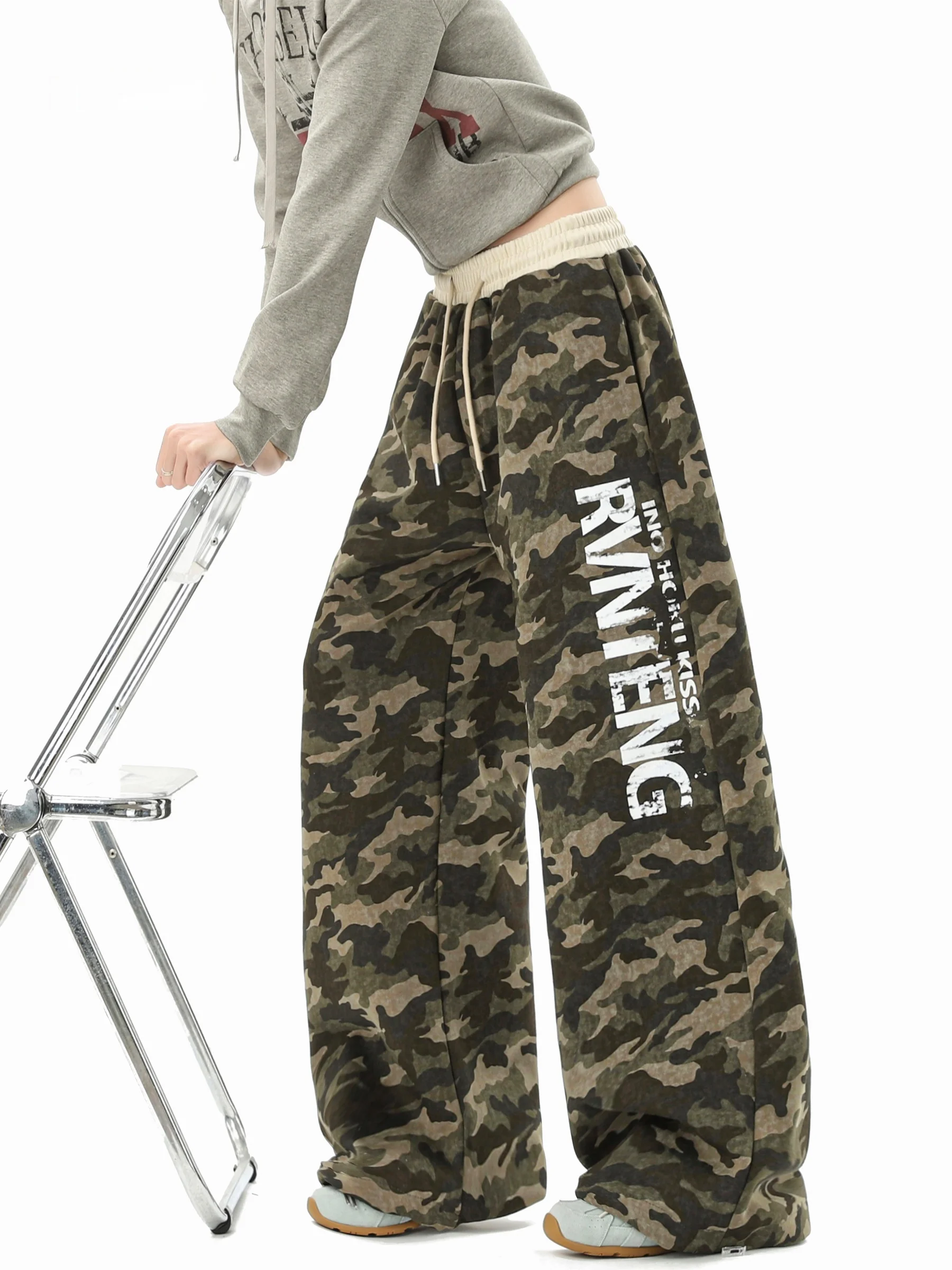 Camouflage Sport Sweatpants Loose Wide Leg Pants Street Style Asymmetric Print Letters Women's Men's Casual Trousers
Camouflage Sport Sweatpants Loose Wide Leg Pants Street Style Asymmetric Print Letters Women's Men's Casual Trousers