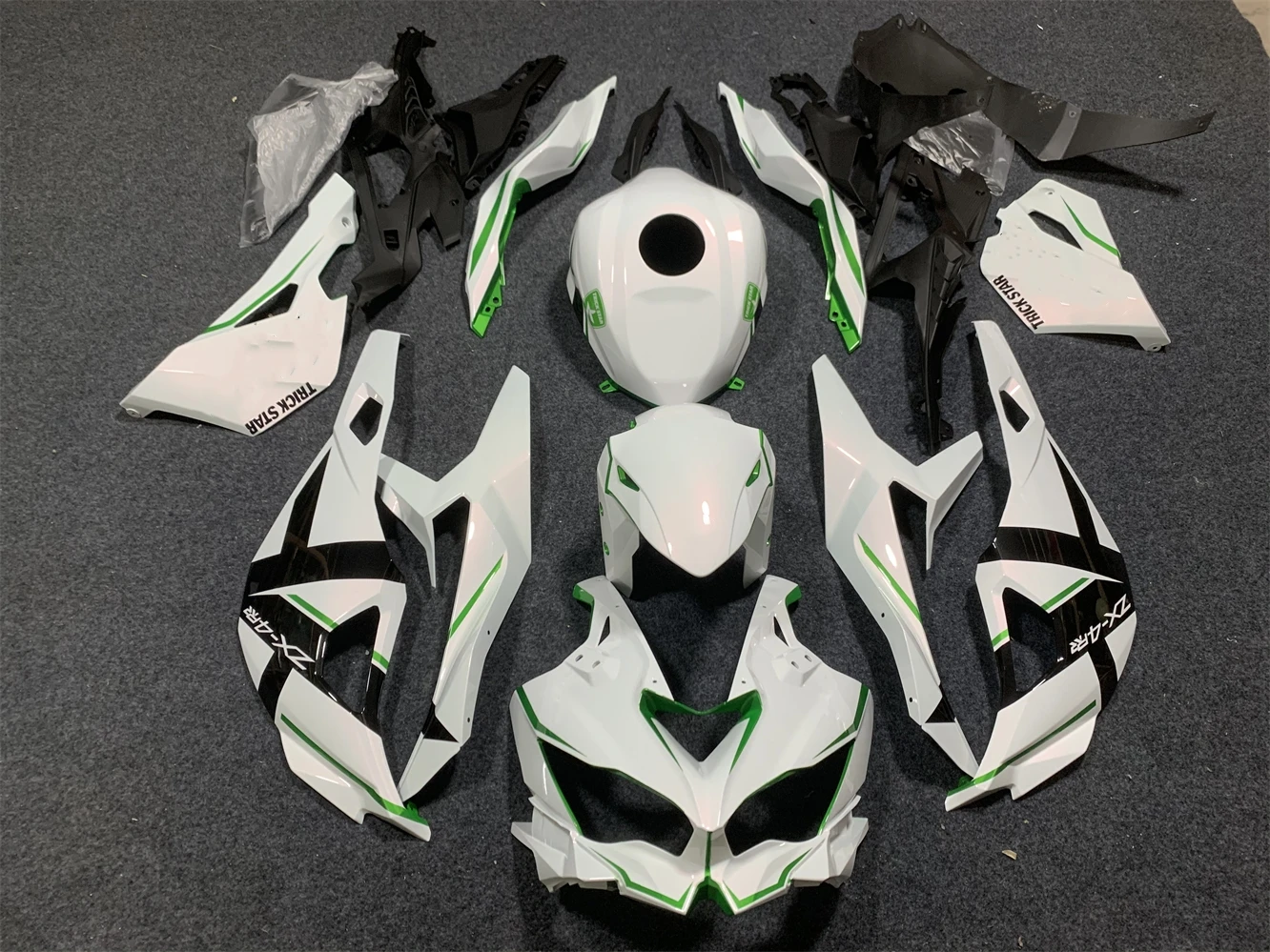Motorcycle Fairings Kit Fit For ZX-25R ZX-4R 2019 2020 2021 2022 2023 Bodywork Set High Quality ABS Injection
Motorcycle Fairings Kit Fit For ZX-25R ZX-4R 2019 2020 2021 2022 2023 Bodywork Set High Quality ABS Injection