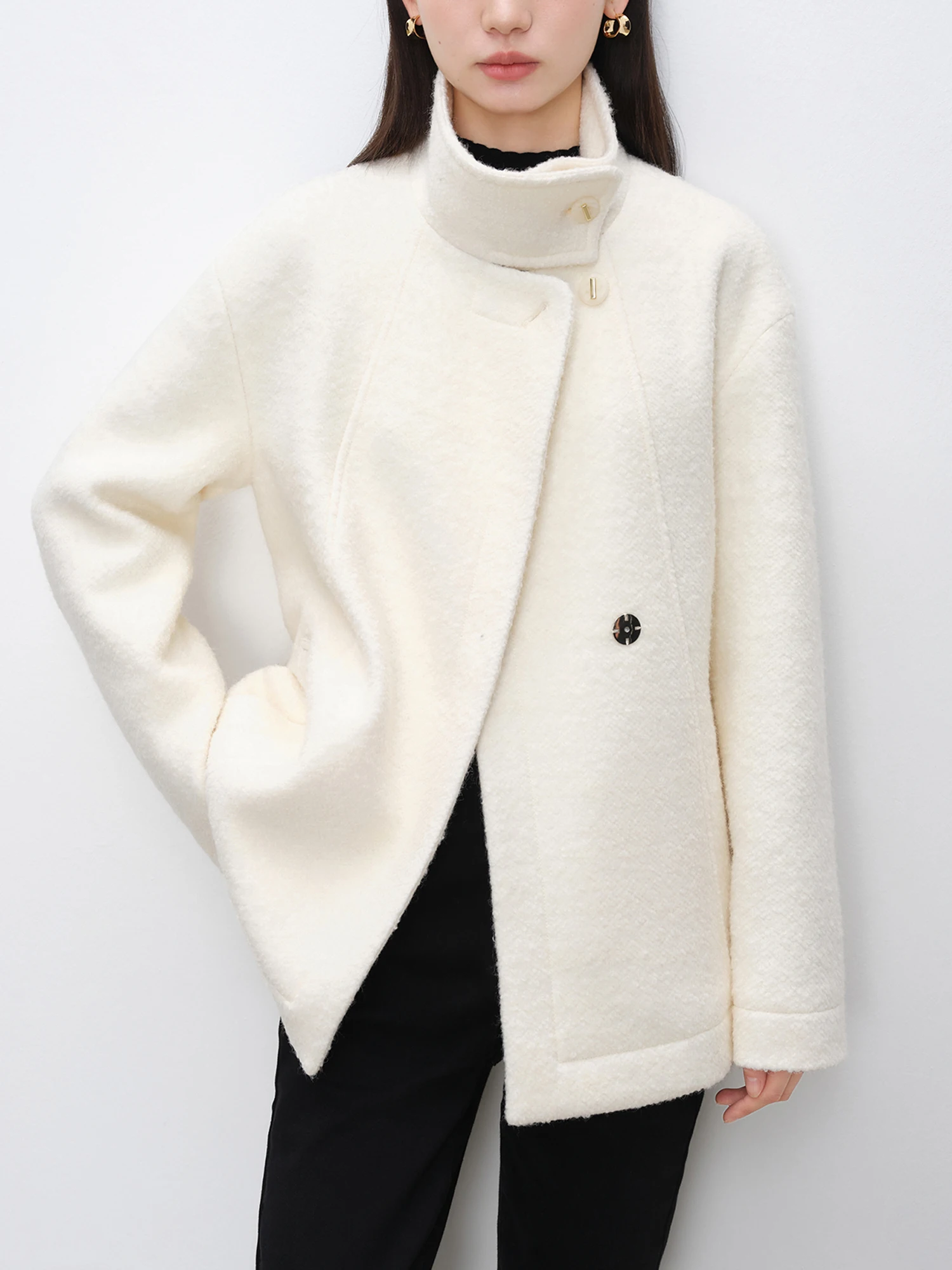 ZIQIAO 38.4% Wool Chic White High Collar Wool Coat for Women Winter 2024 New Design Elegant Woolen Coat Office Lady 24ZQ94253
ZIQIAO 38.4% Wool Chic White High Collar Wool Coat for Women Winter 2024 New Design Elegant Woolen Coat Office Lady 24ZQ94253