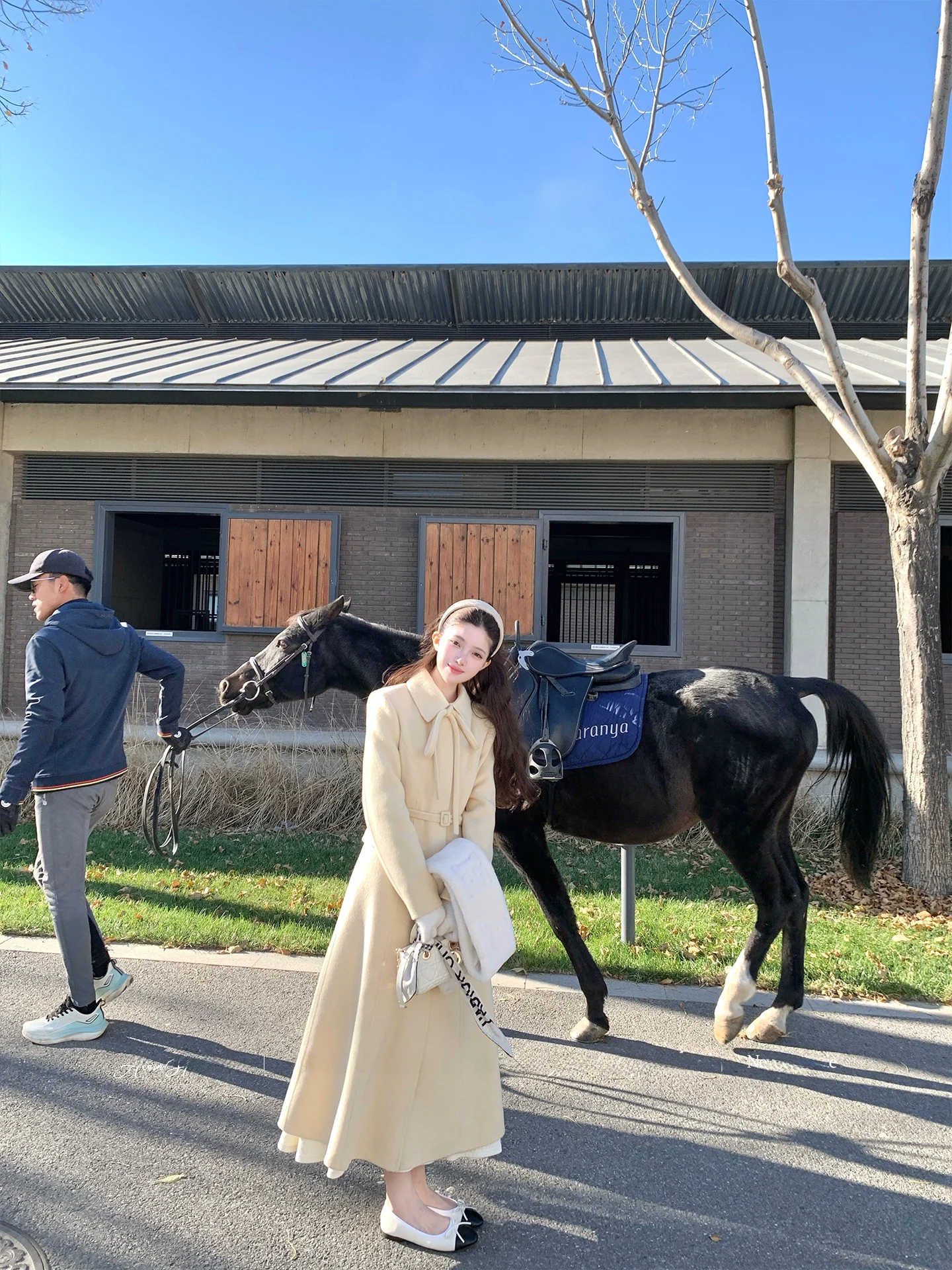 Шерстяное пальто Acaine Long Double-Faced для женщин: зимняя элегантность, премиум-класс, длина до плеч, модная отделка пуговицами
Шерстяное пальто Acaine Long Double-Faced для женщин: зимняя элегантность, премиум-класс, длина до плеч, модная отделка пуговицами