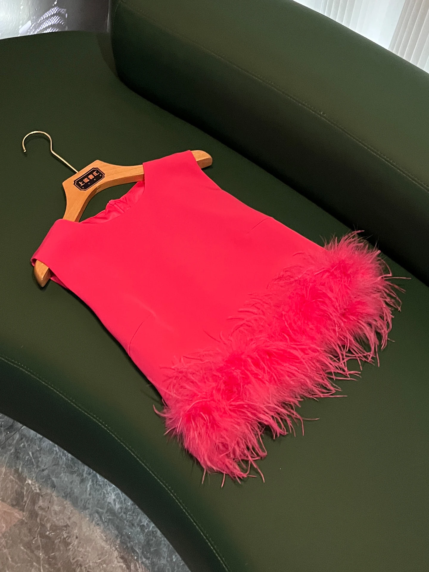 Elegant Feather Splice Slim Fit Sleeveless round Neck Vest Commute Style Women's Fashion 2026 Spring Zipper Closure Color
Elegant Feather Splice Slim Fit Sleeveless round Neck Vest Commute Style Women's Fashion 2026 Spring Zipper Closure Color
