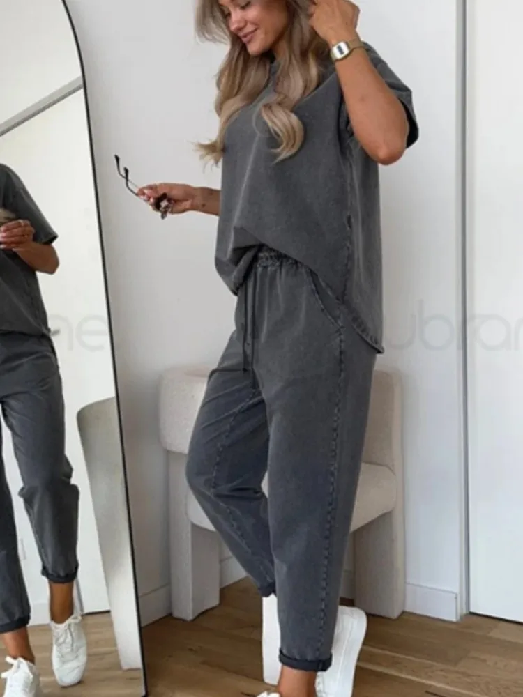 Casual Loose Sports Two Piece Set Women O-neck Short Sleeve Top Elastic Waist Lace Up Pants Sets Autumn Solid Fashion Outfit
Casual Loose Sports Two Piece Set Women O-neck Short Sleeve Top Elastic Waist Lace Up Pants Sets Autumn Solid Fashion Outfit