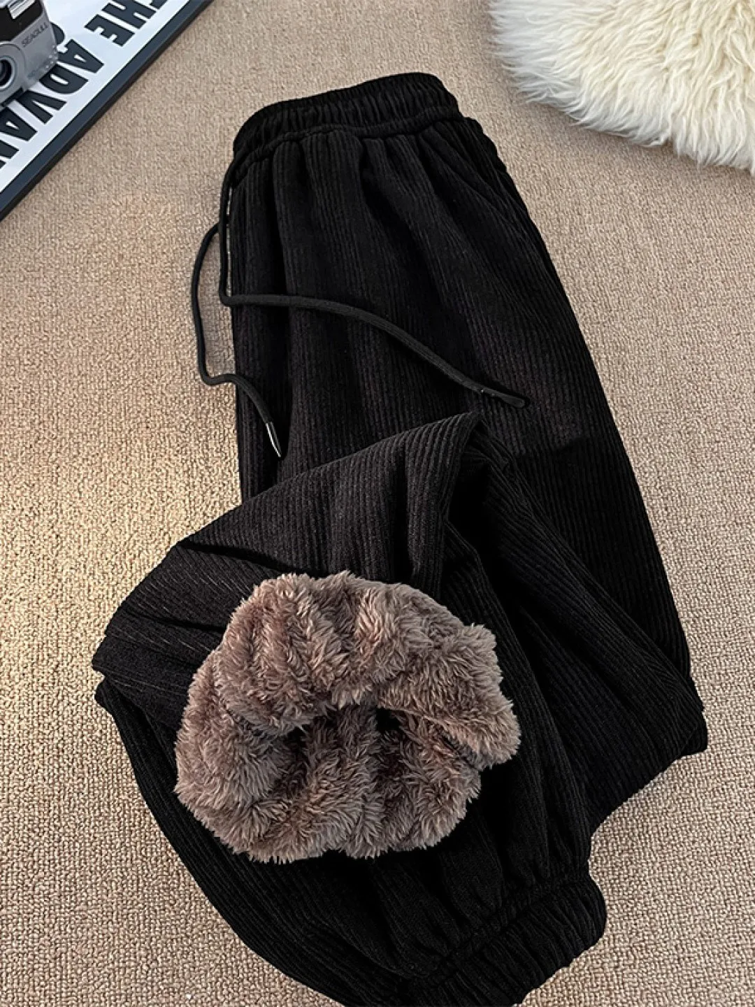 Мужские вельветовые спортивные брюки Thiened Fce, осенне-зимние, теплые, из овечьей шерсти, свободные, хлопковые, длинные, молодежные, повседневные брюки
Мужские вельветовые спортивные брюки Thiened Fce, осенне-зимние, теплые, из овечьей шерсти, свободные, хлопковые, длинные, молодежные, повседневные брюки