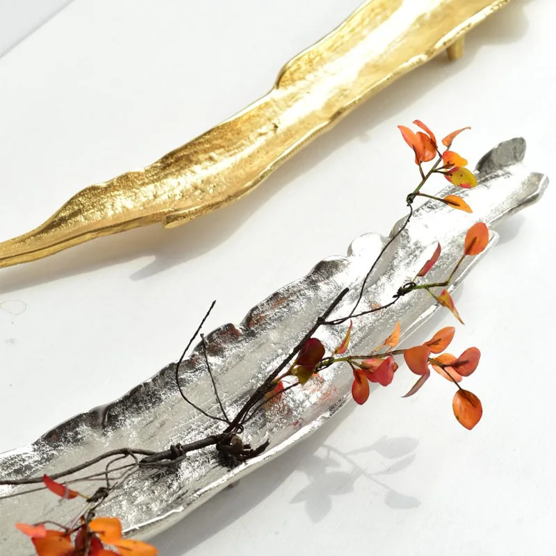 Simple light luxury aluminum long tree wooden stick tray model room living room high-end art decoration plate
Simple light luxury aluminum long tree wooden stick tray model room living room high-end art decoration plate