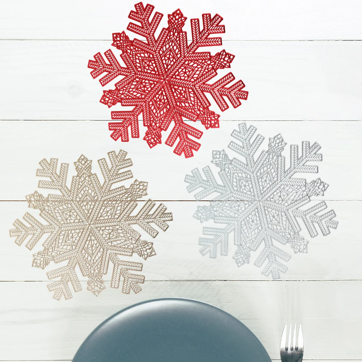 38CM Vinyl Hollow Out Placemat PVC Snowflake Round Irregular Placemat Pads for Kitchen Christmas Wedding Party Home Decoration
38CM Vinyl Hollow Out Placemat PVC Snowflake Round Irregular Placemat Pads for Kitchen Christmas Wedding Party Home Decoration