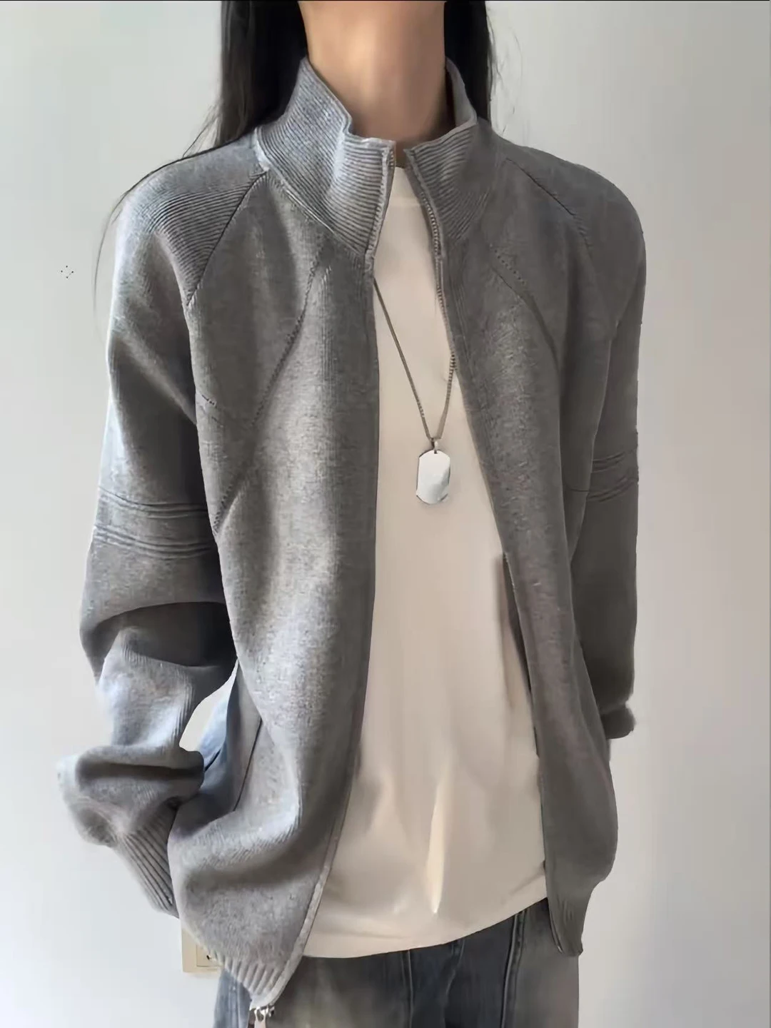 Мужской вязаный кардиган с длинными рукавами, повседневный, свободного кроя, в американском стиле, с воротником-стойкой, для осени и зимы
Мужской вязаный кардиган с длинными рукавами, повседневный, свободного кроя, в американском стиле, с воротником-стойкой, для осени и зимы