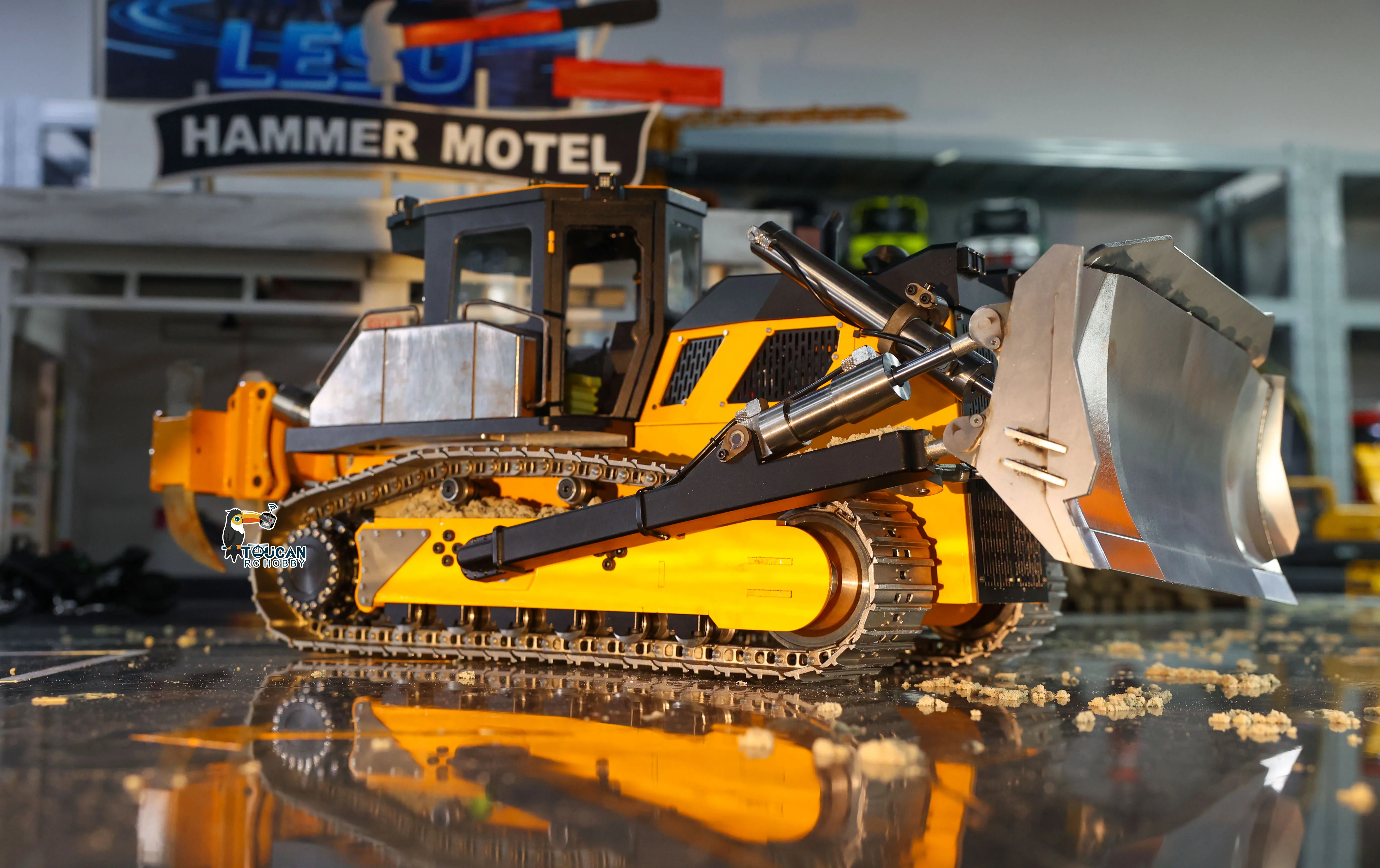 TOUCAAN HOBBY 1/12 RC Bulldozer D155 Giant Remote Control Dozer 7CH Valve Brushless Motor Construction Vehicle Models Toy
TOUCAAN HOBBY 1/12 RC Bulldozer D155 Giant Remote Control Dozer 7CH Valve Brushless Motor Construction Vehicle Models Toy