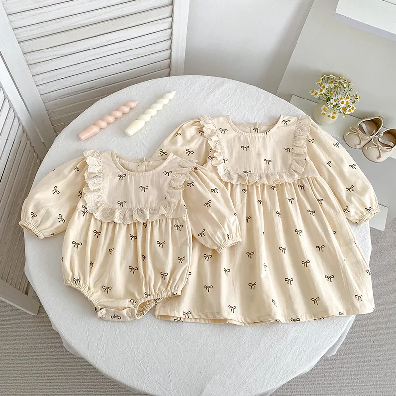 Girls dress Korean version of spring and autumn baby climbing clothes baby bow print princess sister
Girls dress Korean version of spring and autumn baby climbing clothes baby bow print princess sister