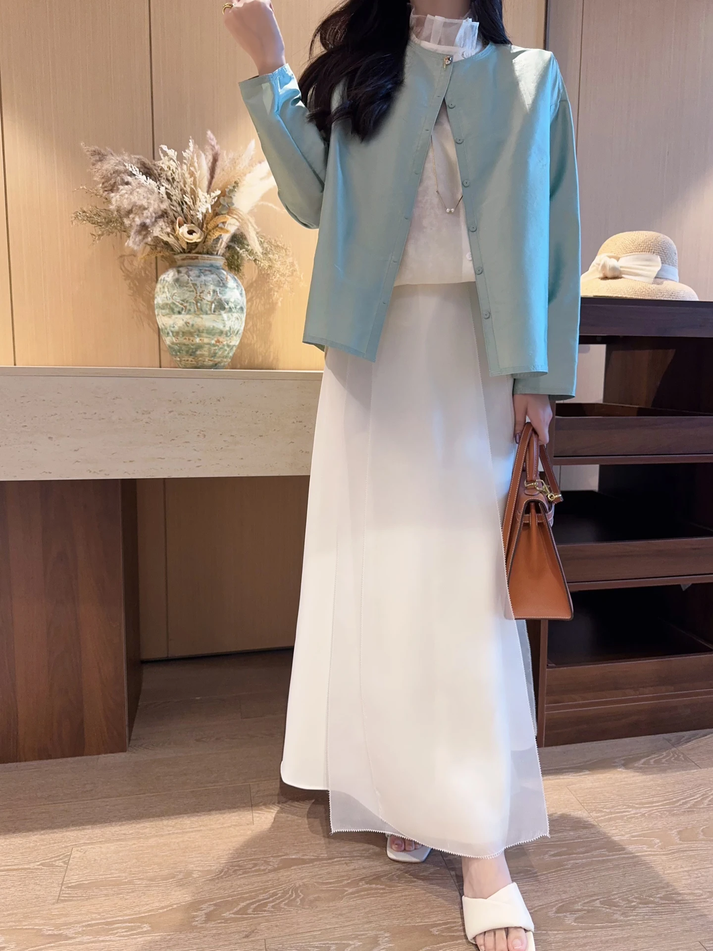 Elegant Simple A-Line Umbrella Skirt Long Skirts Women's High Waist Wide Leg Summer Fashion Commuting Versatile Draped Slimming
Elegant Simple A-Line Umbrella Skirt Long Skirts Women's High Waist Wide Leg Summer Fashion Commuting Versatile Draped Slimming