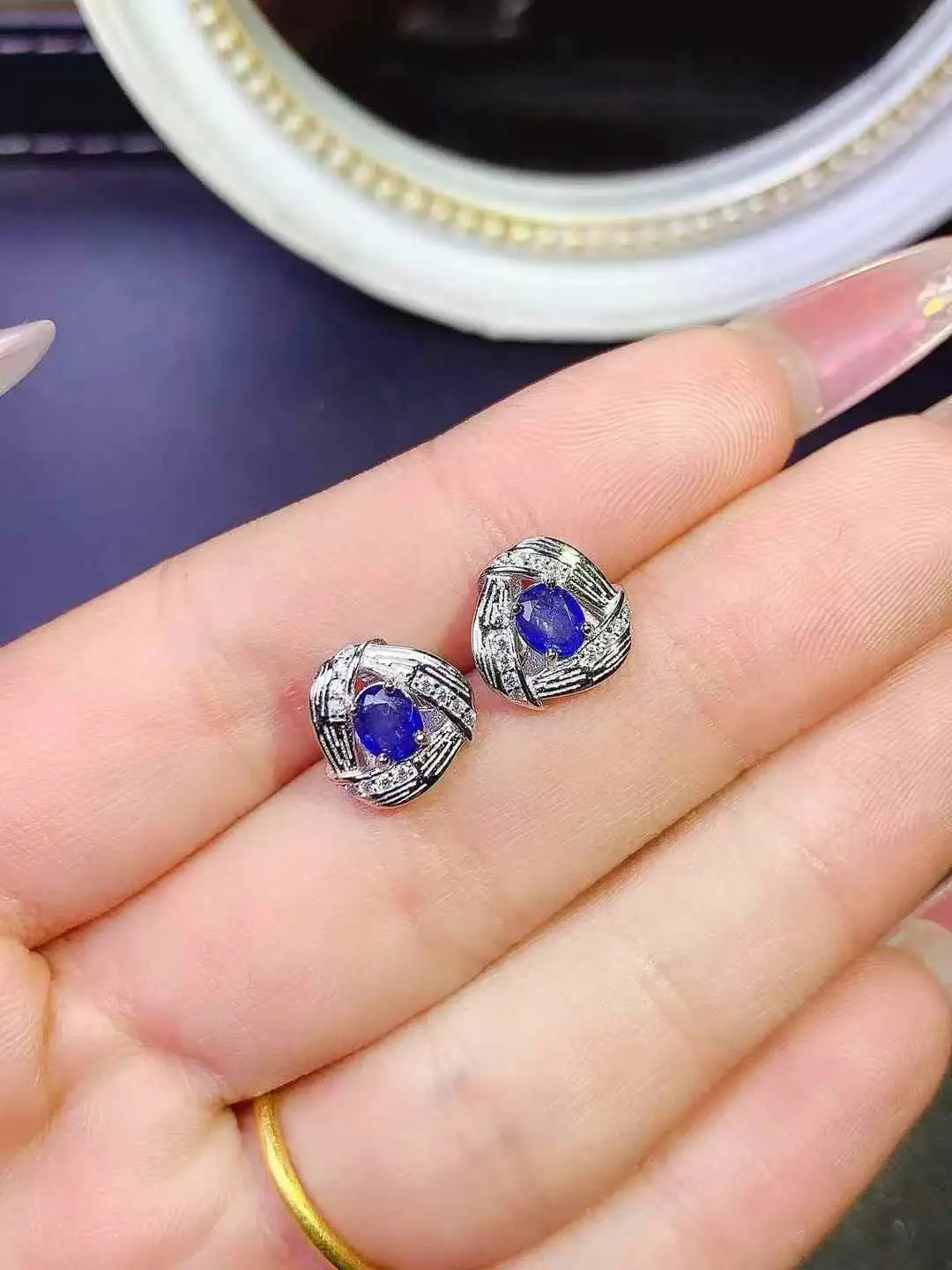 Simple Style Sapphire Earring Natural Real Sapphire 925 Sterling Silver earrings
Simple Style Sapphire Earring Natural Real Sapphire 925 Sterling Silver earrings