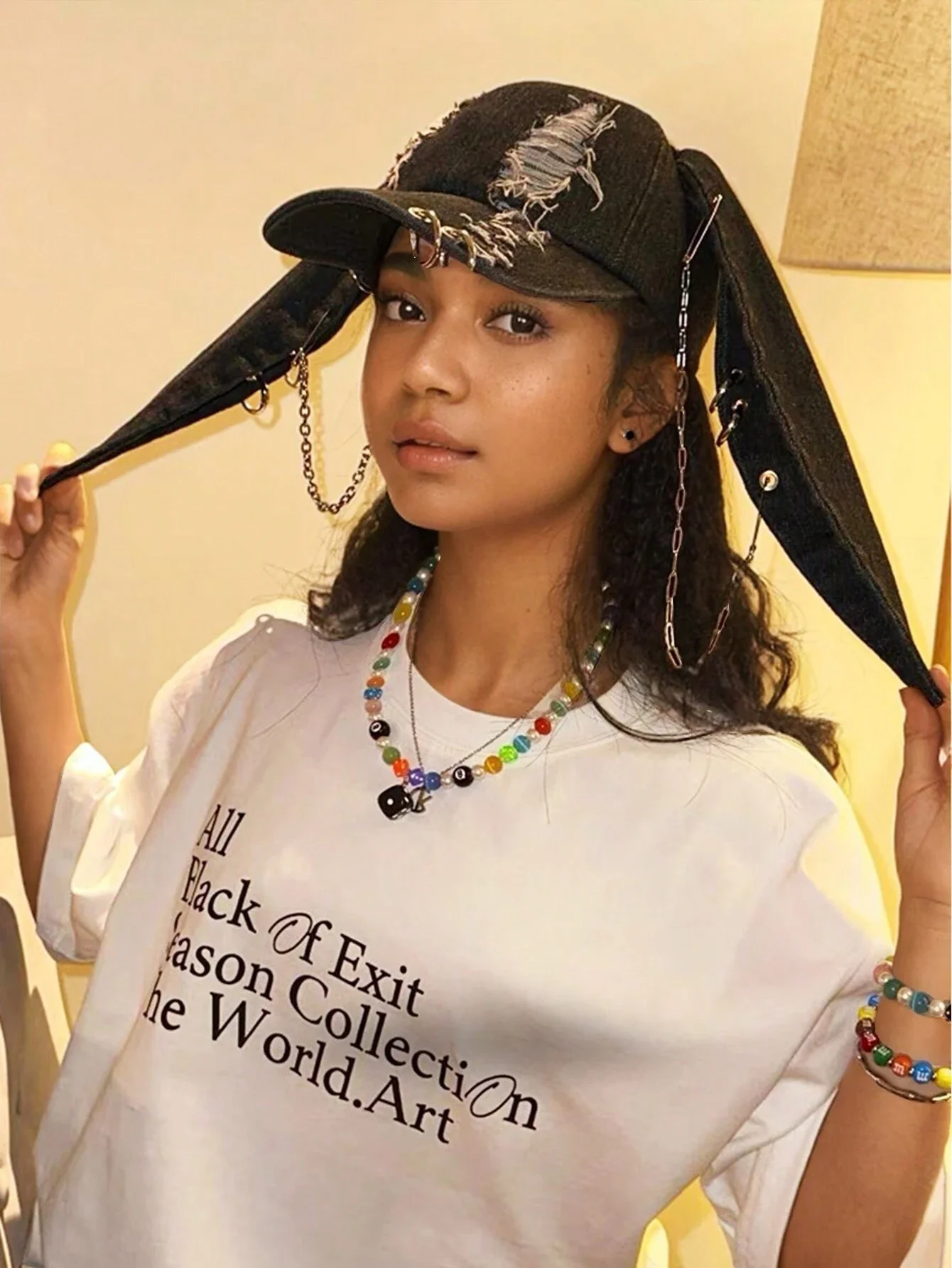 1pc Women's Black Rabbit Ear Style Distressed Hat With Chain And Cute Metal Pins, Suitable For Party, Festival, Music Performanc
1pc Women's Black Rabbit Ear Style Distressed Hat With Chain And Cute Metal Pins, Suitable For Party, Festival, Music Performanc