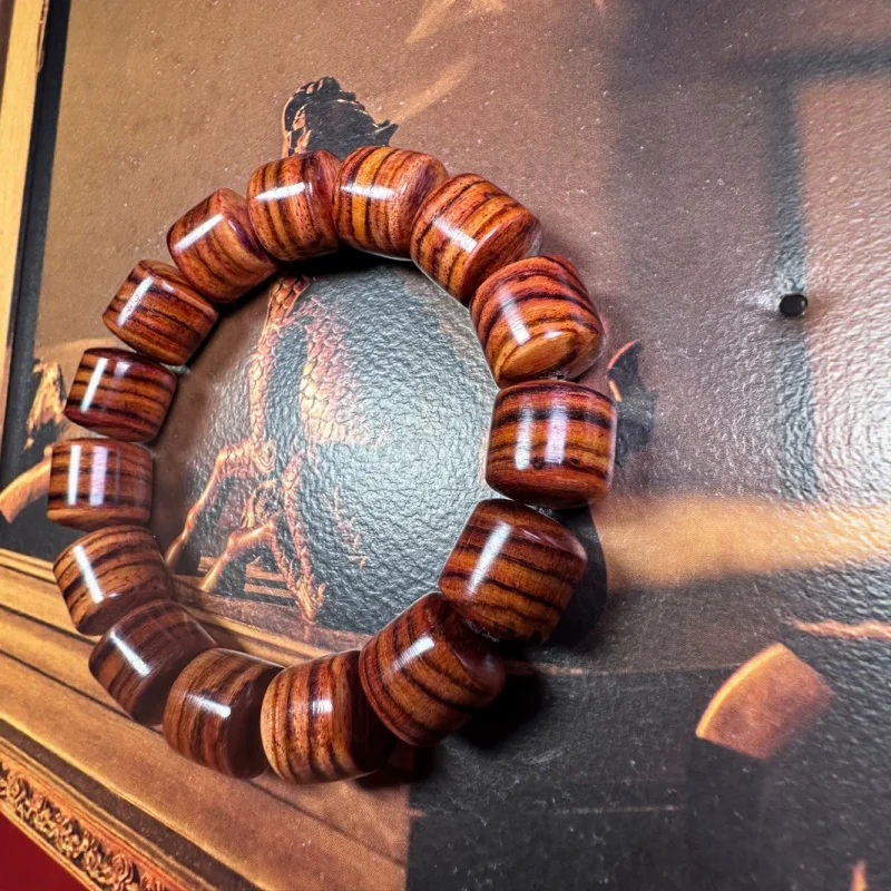 Original Hainan Huanghuali 15-bead Zhuhai yellow bracelet, redwood Buddhist prayer beads, cultural and decorative items
Original Hainan Huanghuali 15-bead Zhuhai yellow bracelet, redwood Buddhist prayer beads, cultural and decorative items