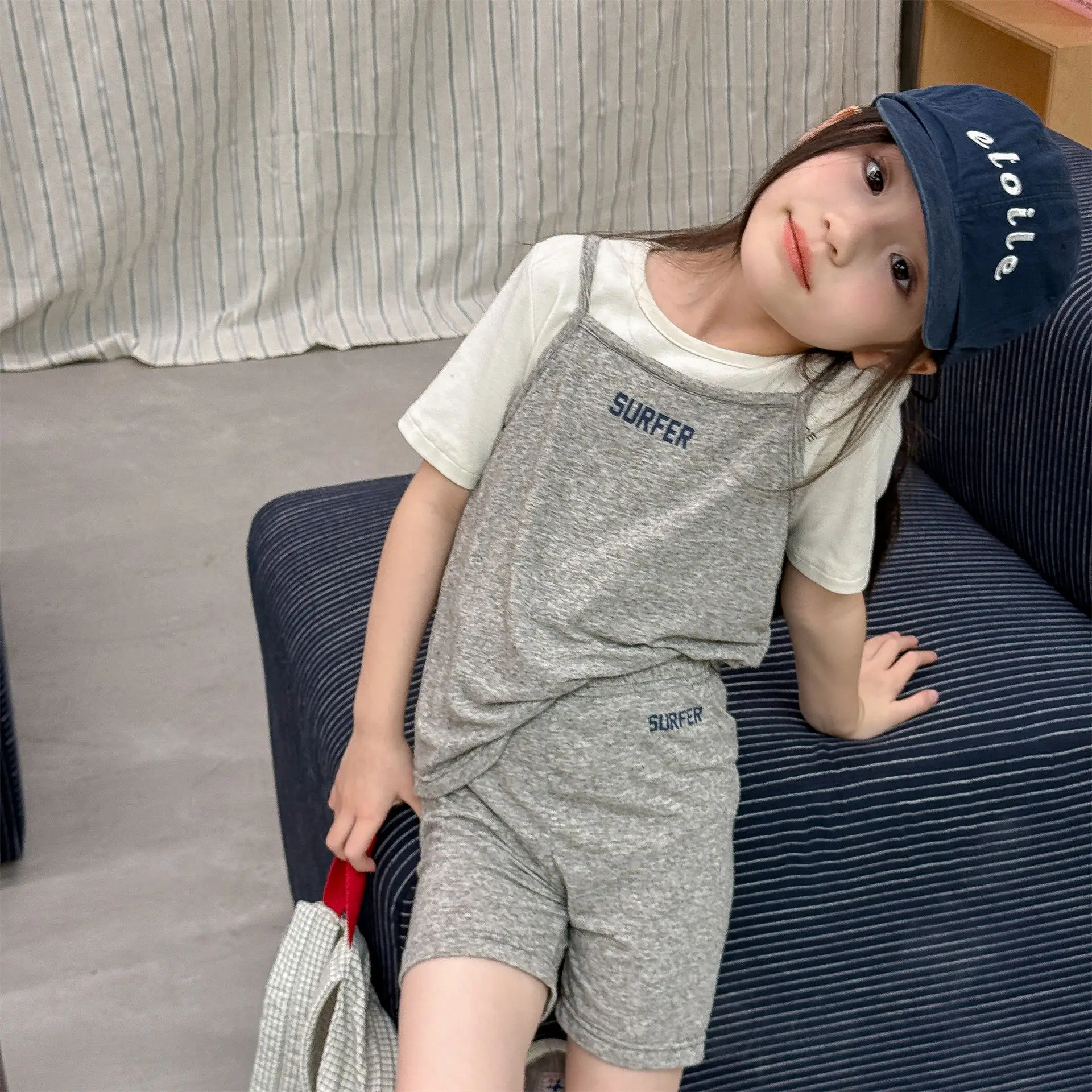 2026 Summer New Girls Sleeveless Clothes Set Cotton Baby Letter Print Sling Tops + Shorts 2pcs Suit Kids Thin Casual Outfits
2026 Summer New Girls Sleeveless Clothes Set Cotton Baby Letter Print Sling Tops + Shorts 2pcs Suit Kids Thin Casual Outfits