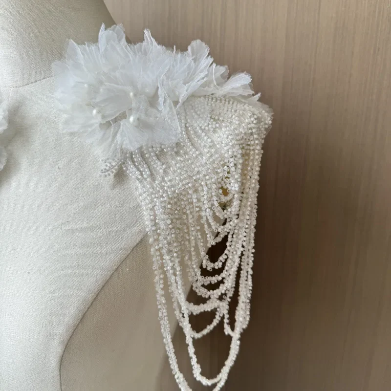 1pc Beaded Tassel Shoulder Ornament with Mesh Flowers Wedding Dress Performance Clothing DIY Sewing Patch Fashion Decoration
1pc Beaded Tassel Shoulder Ornament with Mesh Flowers Wedding Dress Performance Clothing DIY Sewing Patch Fashion Decoration