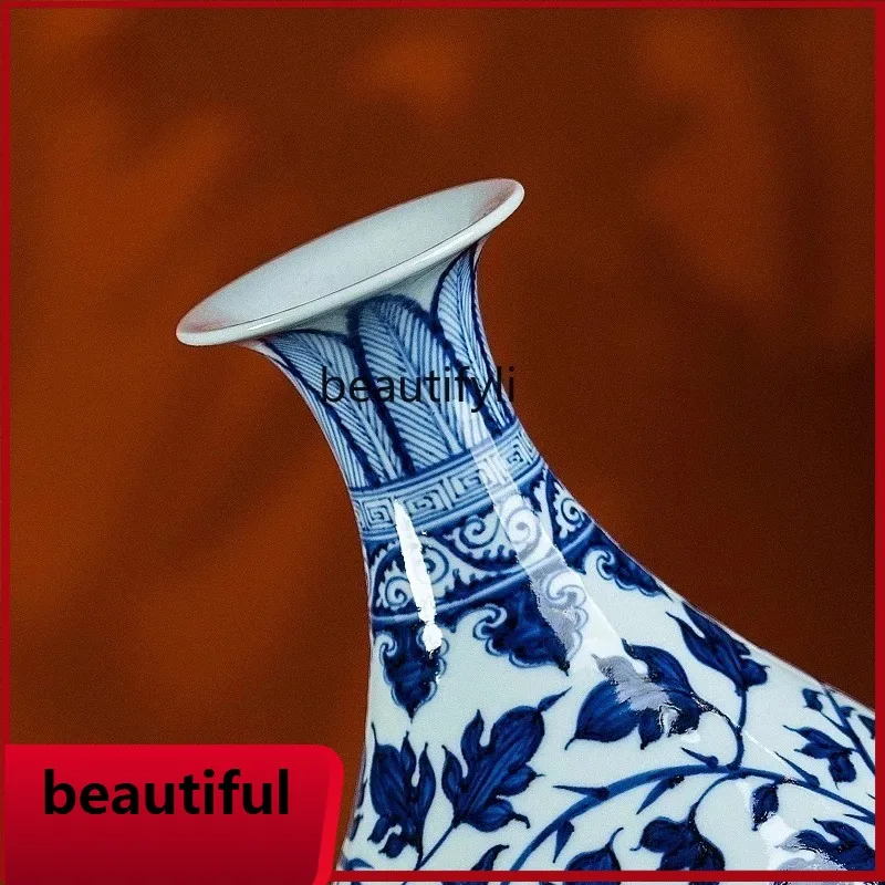 F132 Ceramic vase hand-painted blue and white twisted branches peony jade pot spring vase living room entrance flower arrangem
F132 Ceramic vase hand-painted blue and white twisted branches peony jade pot spring vase living room entrance flower arrangem