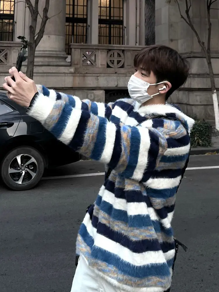 Retro contrasting striped sweater men's autumn and winter Hong Kong style high-end casual knitted sweater jacket
Retro contrasting striped sweater men's autumn and winter Hong Kong style high-end casual knitted sweater jacket
