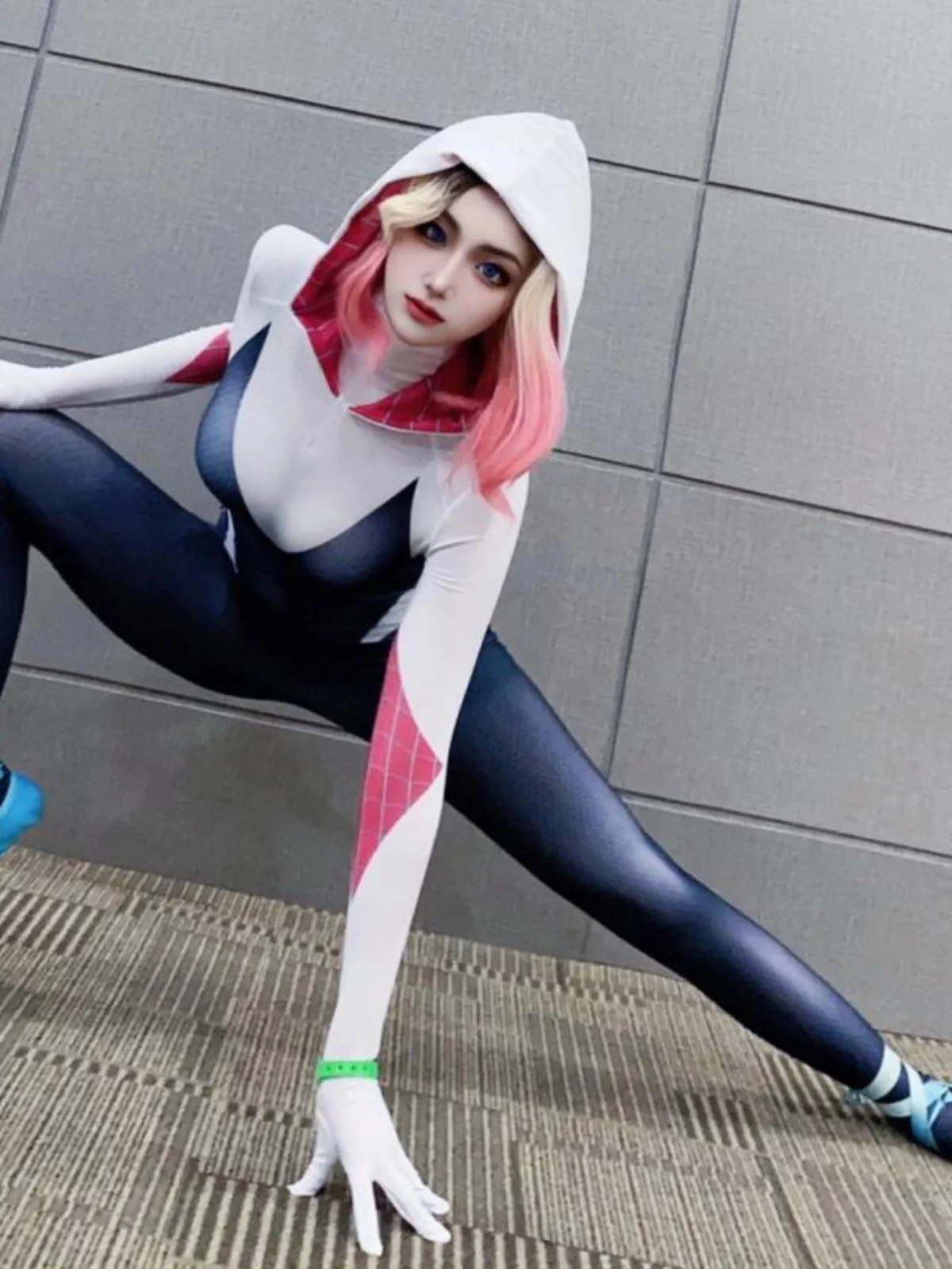 Gwen Venom Spider Woman Cosplay Suit Tight One-Piece Halloween Comic-Con Costume Women's Edition Polyester Material
Gwen Venom Spider Woman Cosplay Suit Tight One-Piece Halloween Comic-Con Costume Women's Edition Polyester Material