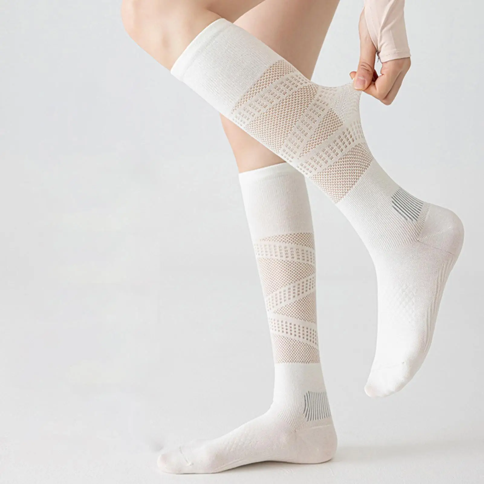 Knee High Stockings Lightweight Breathable Sports Knee High Socks For Women For Daily Travel Gym Running Cycling Soccer
Knee High Stockings Lightweight Breathable Sports Knee High Socks For Women For Daily Travel Gym Running Cycling Soccer