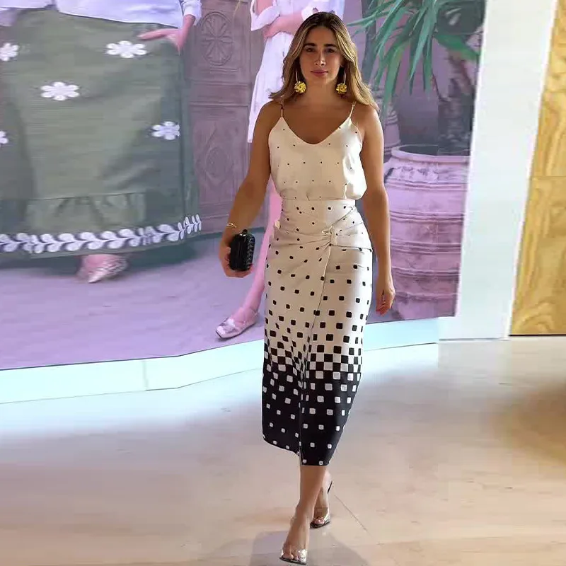 Elegant Women Dot Print Skirt Two Piece Set Sexy Celebrity Strap Shirt Tank Top Bodycon Skirt Suit Office Lady Slim Outfits
Elegant Women Dot Print Skirt Two Piece Set Sexy Celebrity Strap Shirt Tank Top Bodycon Skirt Suit Office Lady Slim Outfits